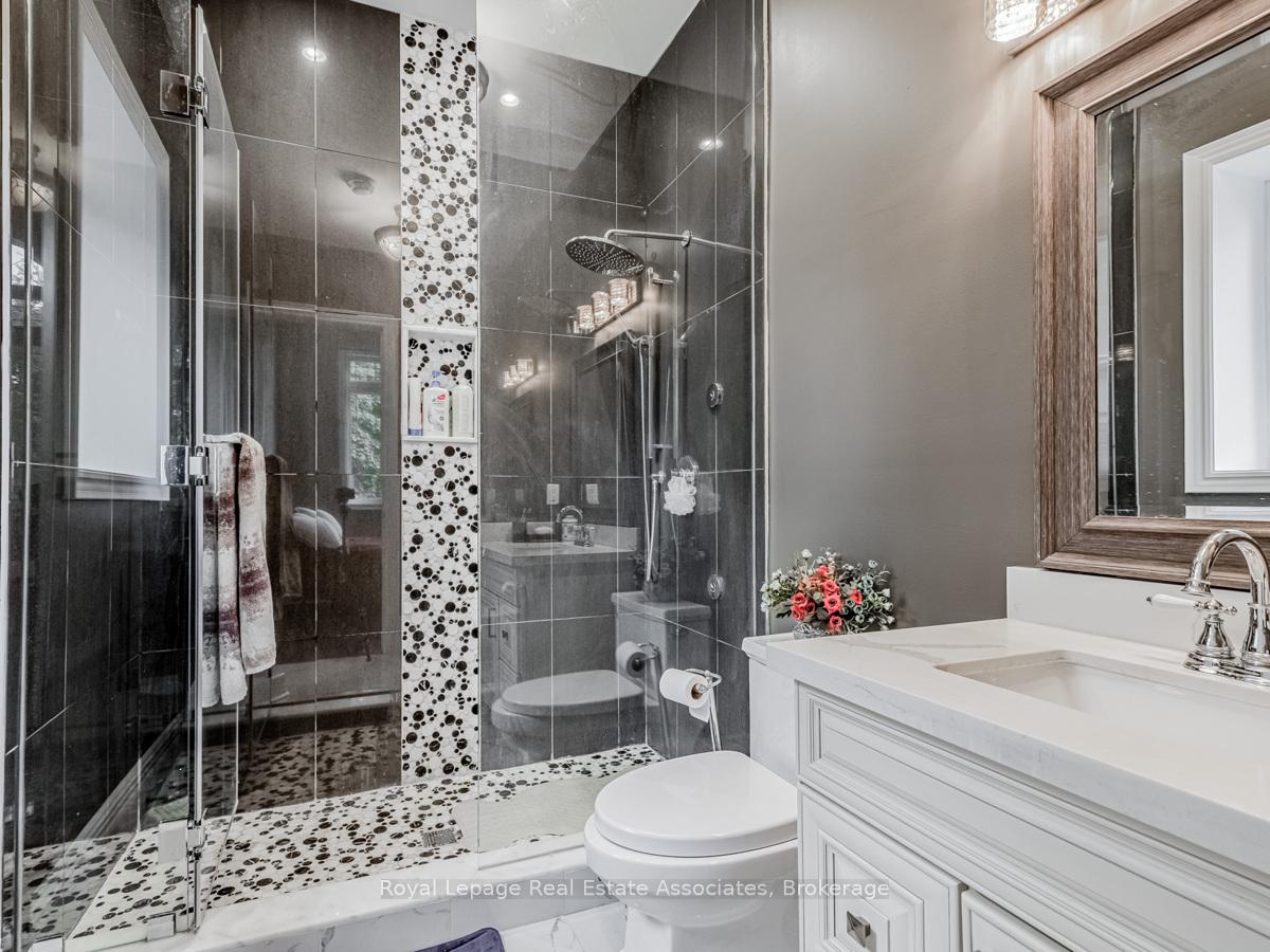 Photo 21 of 96 Elmcrest Road, Etobicoke, Eringate-Centennial-West Deane — HOMEH