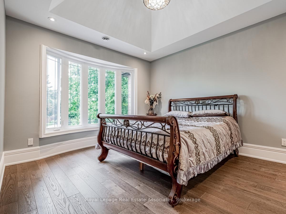 Photo 25 of 96 Elmcrest Road, Etobicoke, Eringate-Centennial-West Deane — HOMEH