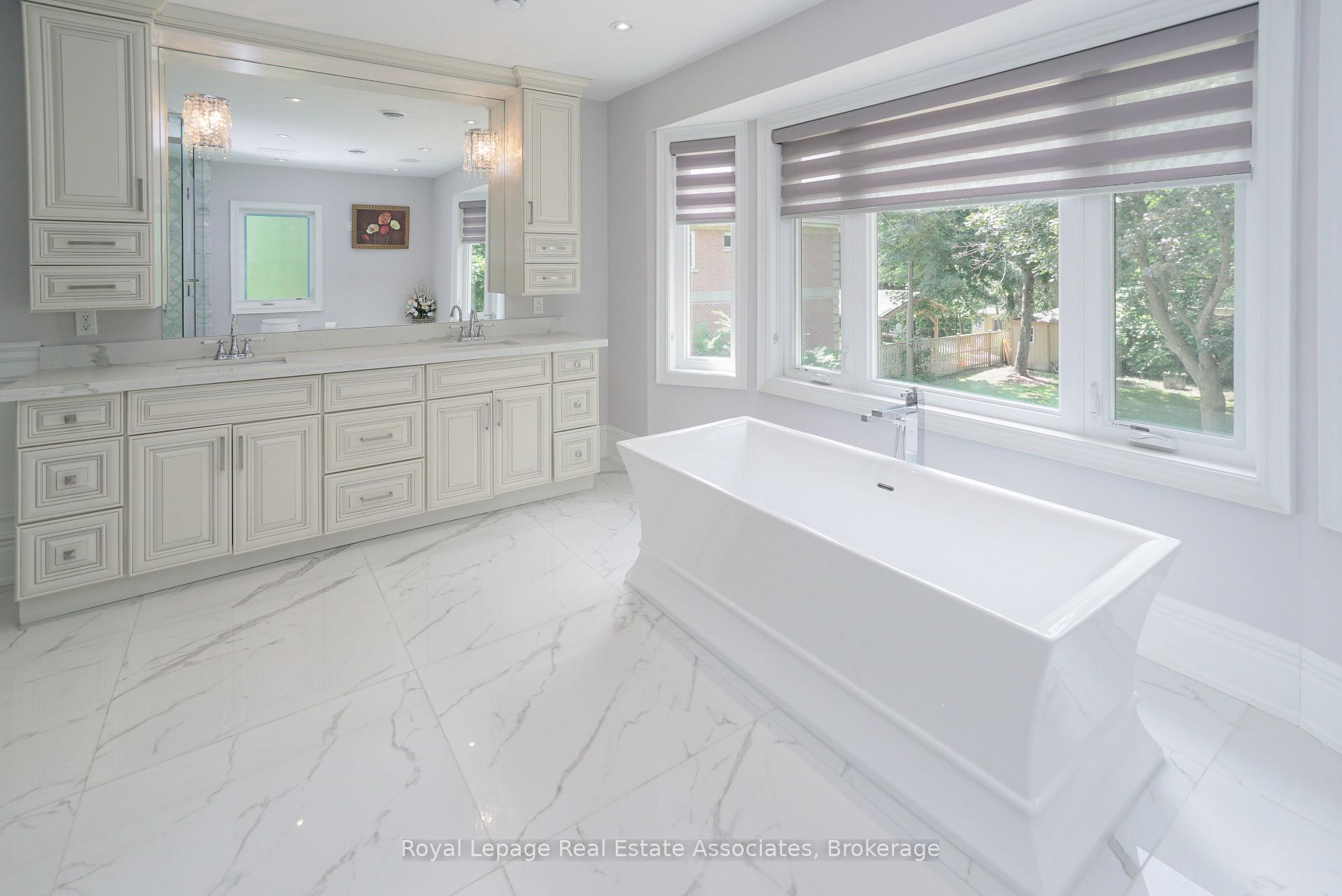 Photo 30 of 96 Elmcrest Road, Etobicoke, Eringate-Centennial-West Deane — HOMEH