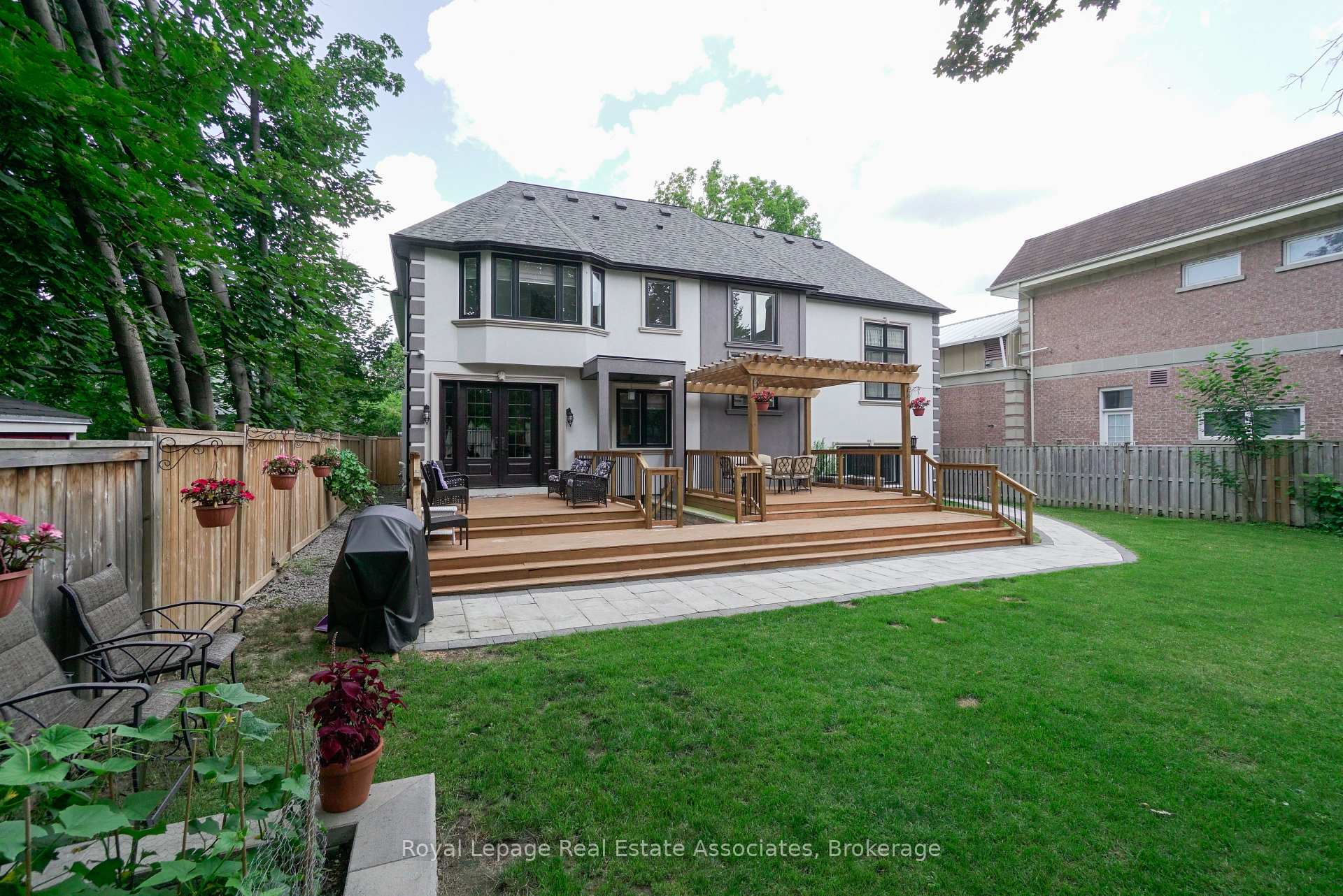 Photo 32 of 96 Elmcrest Road, Etobicoke, Eringate-Centennial-West Deane — HOMEH