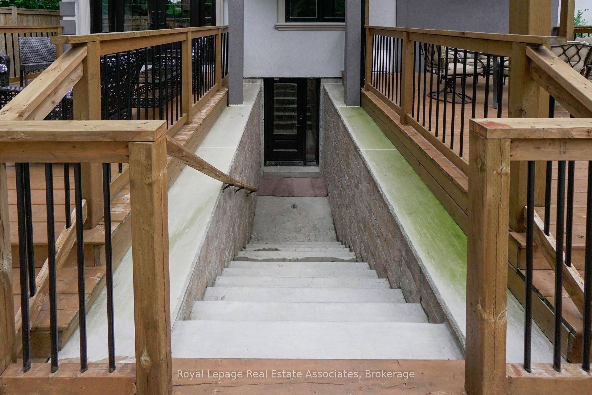 Photo 34 of 96 Elmcrest Road, Etobicoke, Eringate-Centennial-West Deane — HOMEH
