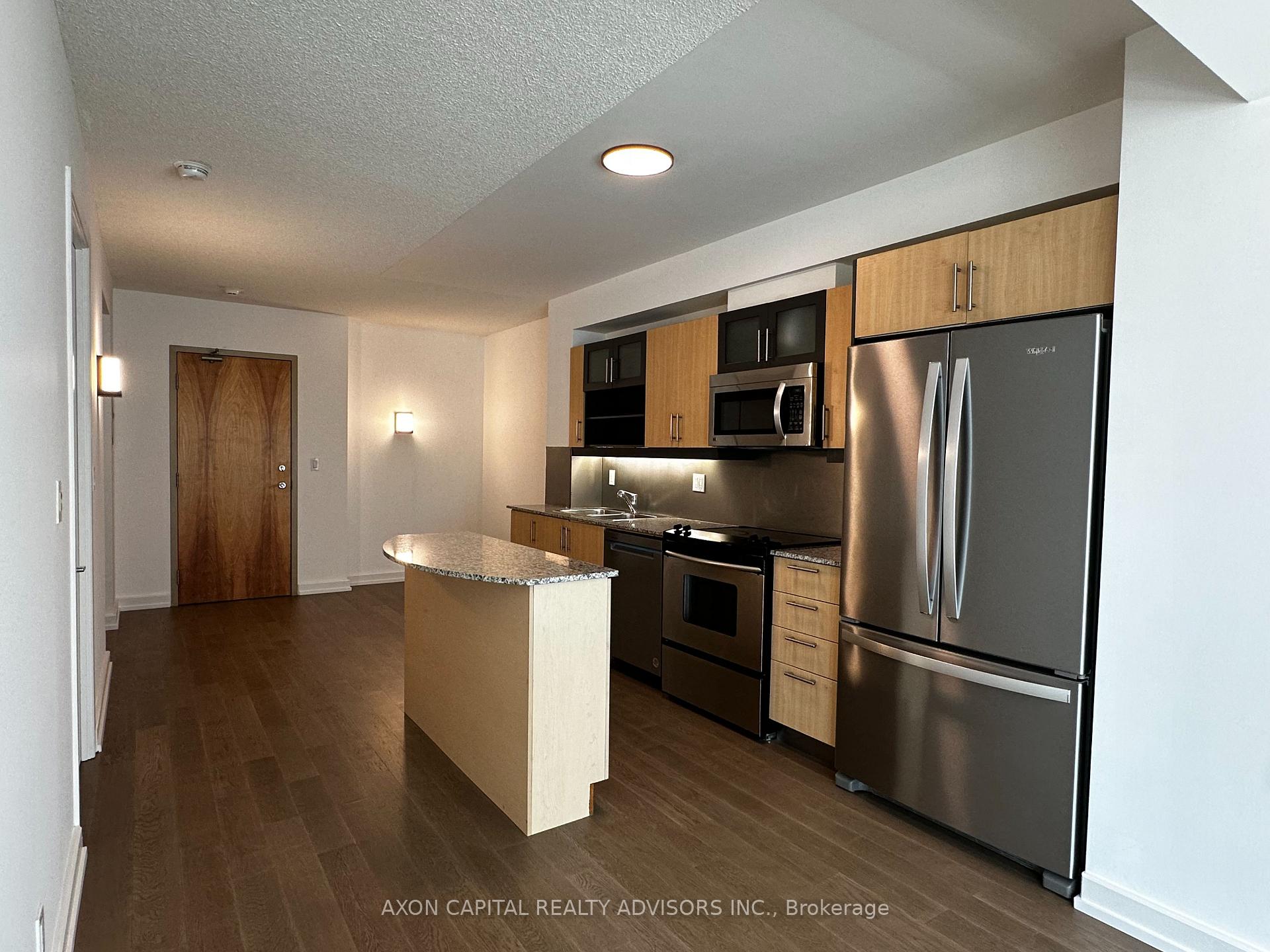 Front of Unit 404, 350 Wellington Street W