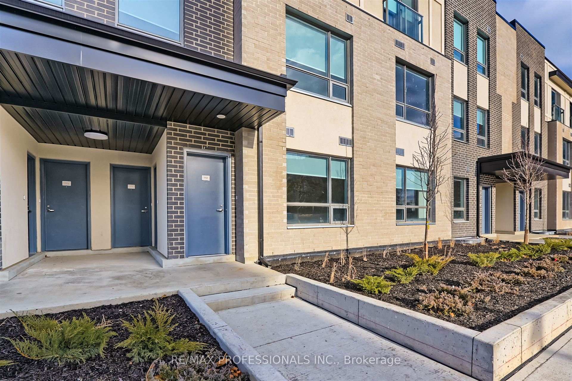 Photo 2 of Unit 113, 62 Dixfield Drive, Etobicoke, Eringate-Centennial-West Deane — HOMEH