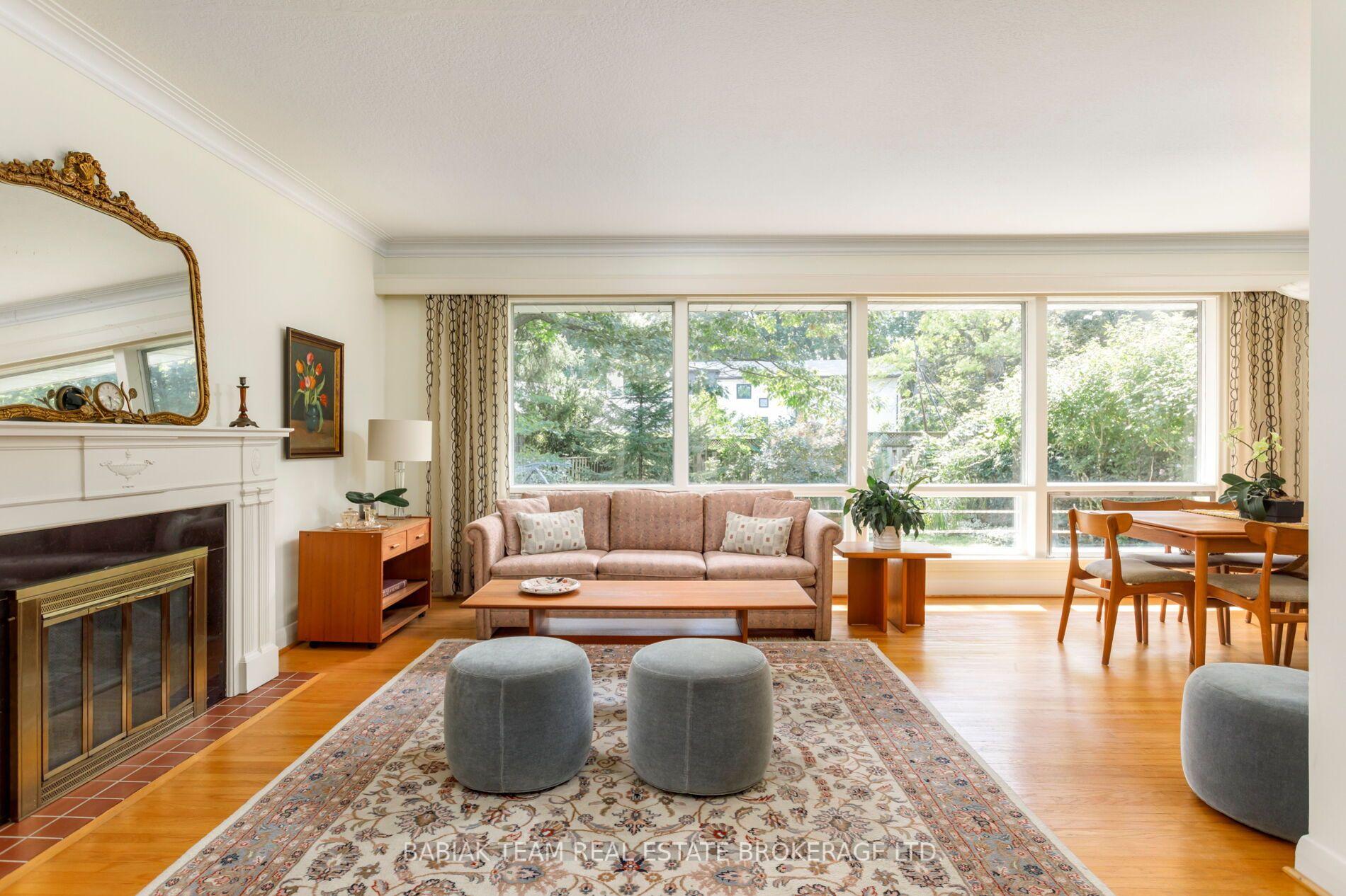 Photo 7 of 4 Ivy Lea Crescent, Etobicoke, Stonegate-Queensway — HOMEH