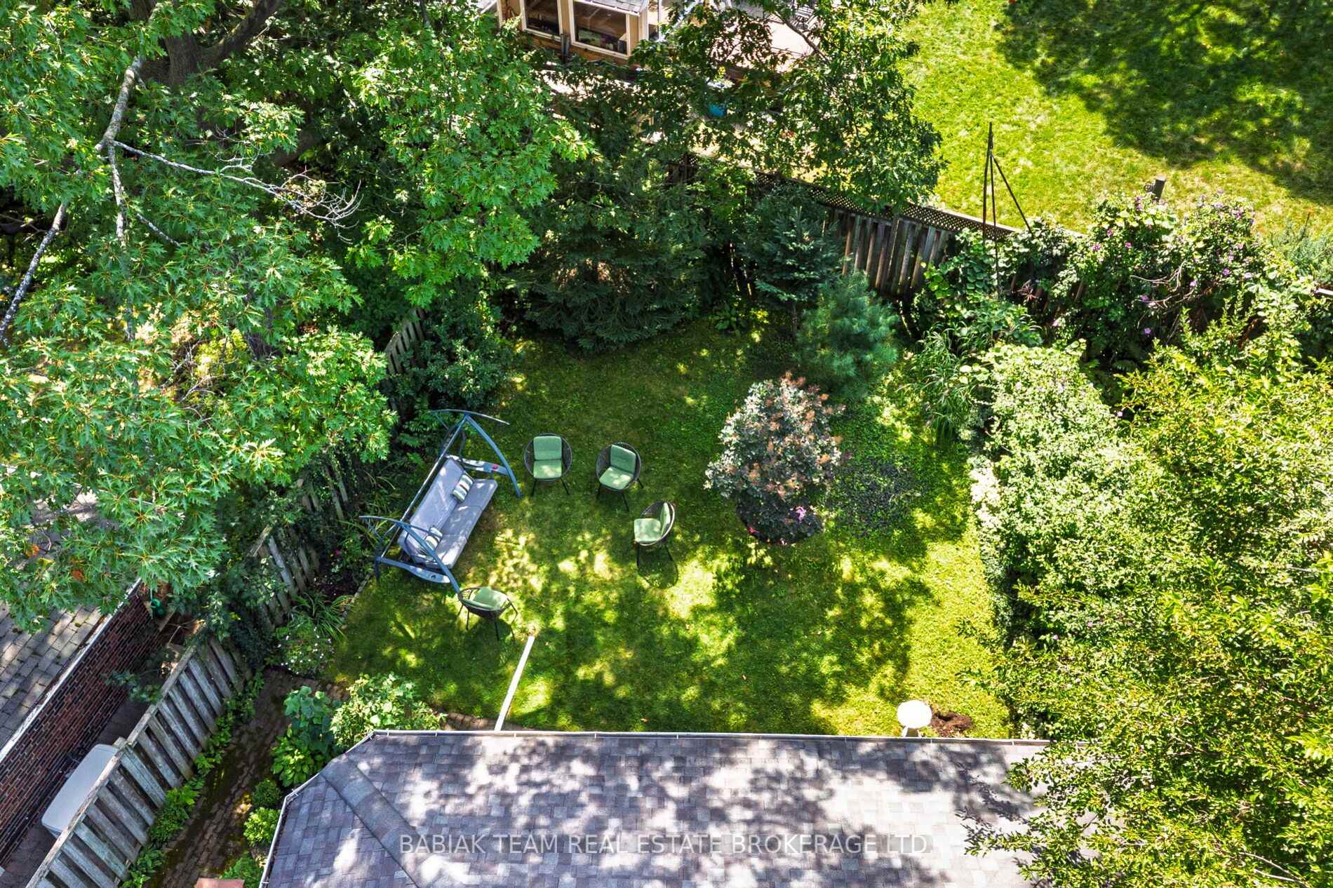 Photo 19 of 4 Ivy Lea Crescent, Etobicoke, Stonegate-Queensway — HOMEH