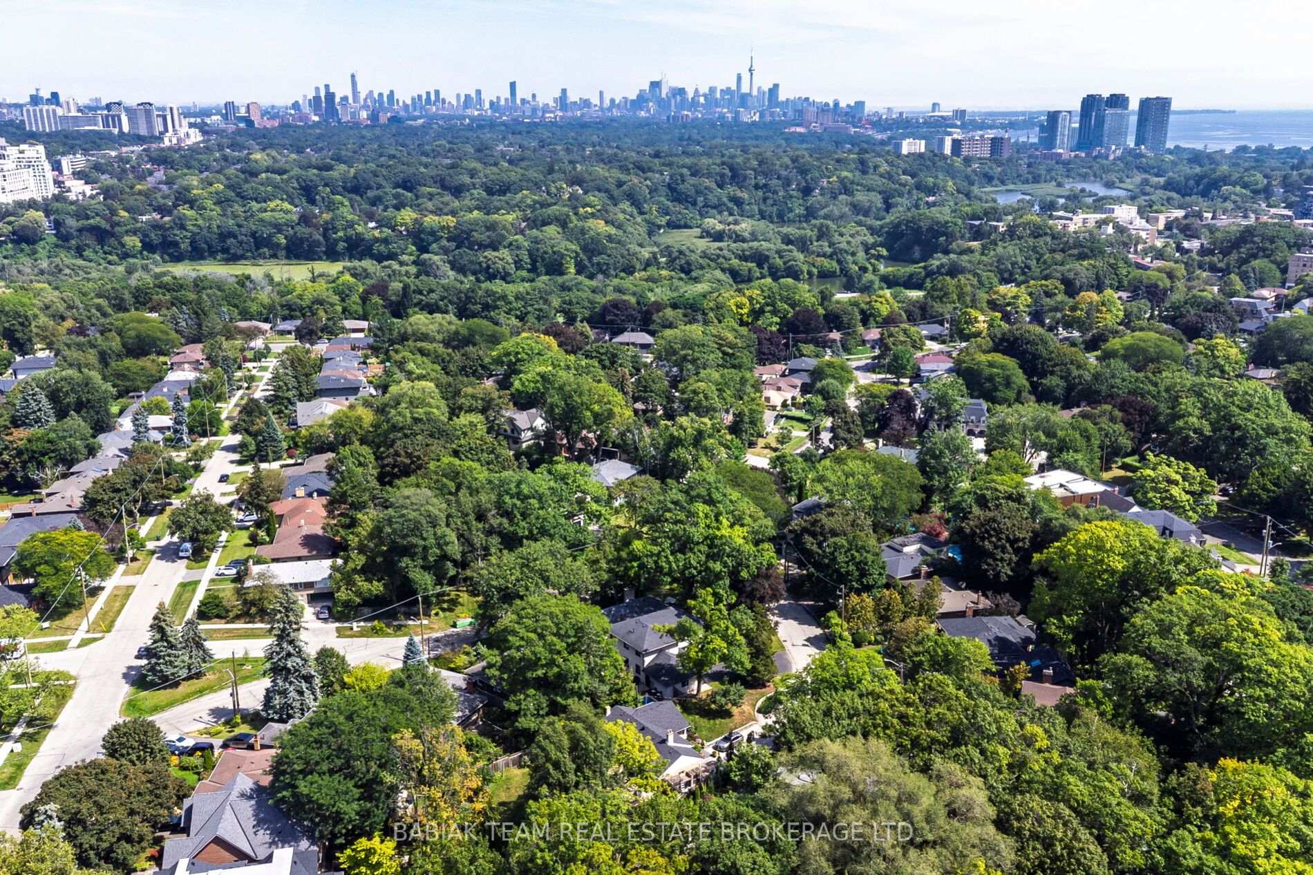 Photo 21 of 4 Ivy Lea Crescent, Etobicoke, Stonegate-Queensway — HOMEH