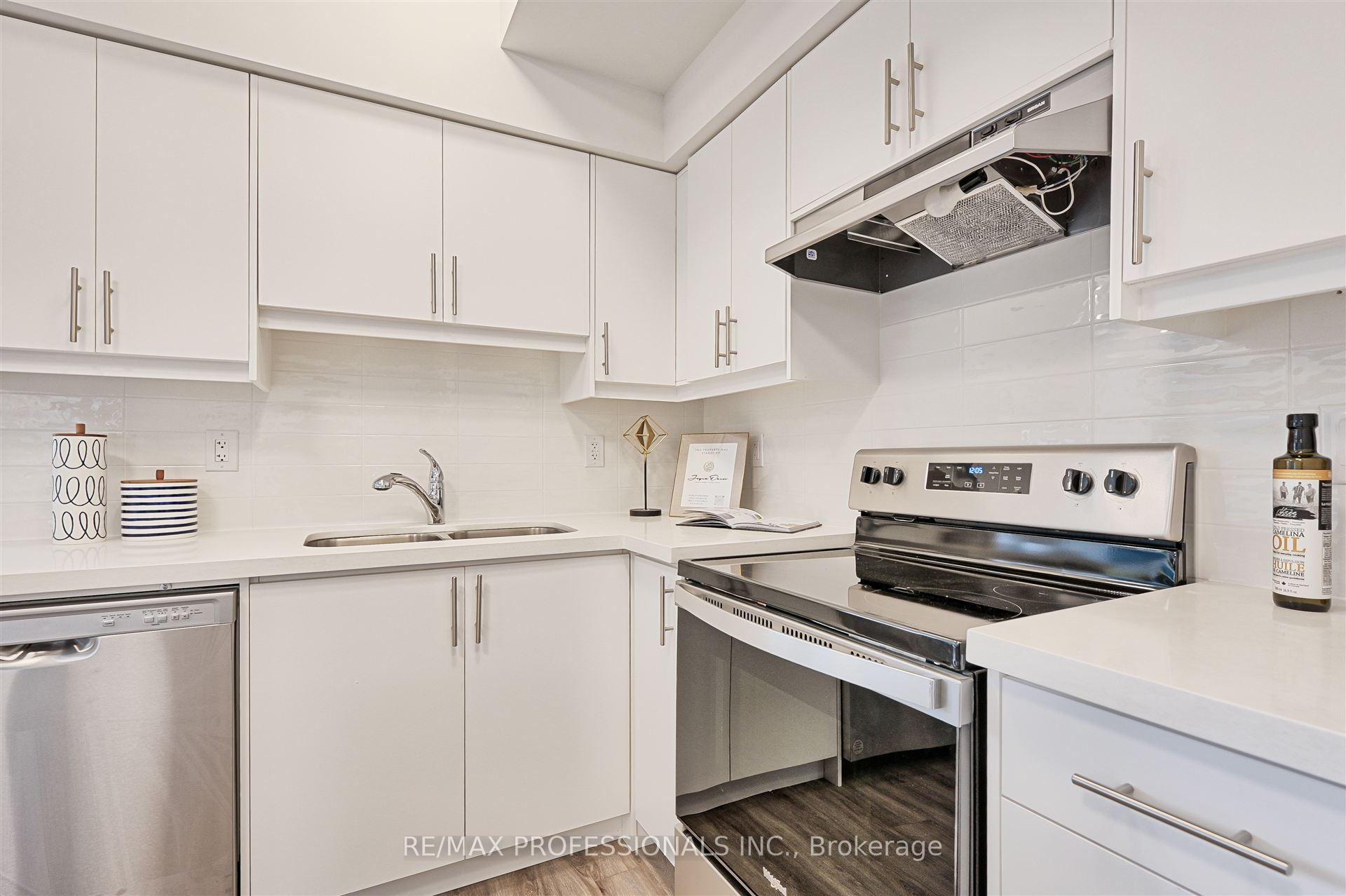 Photo 17 of Unit 124, 62 Dixfield Drive, Etobicoke, Eringate-Centennial-West Deane — HOMEH