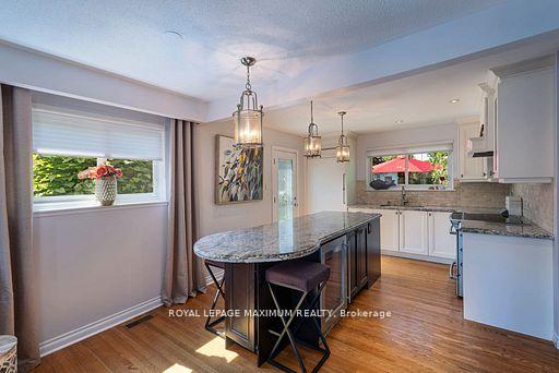 Photo 4 of 38 Abbey Road, Brampton, Brampton East — HOMEH