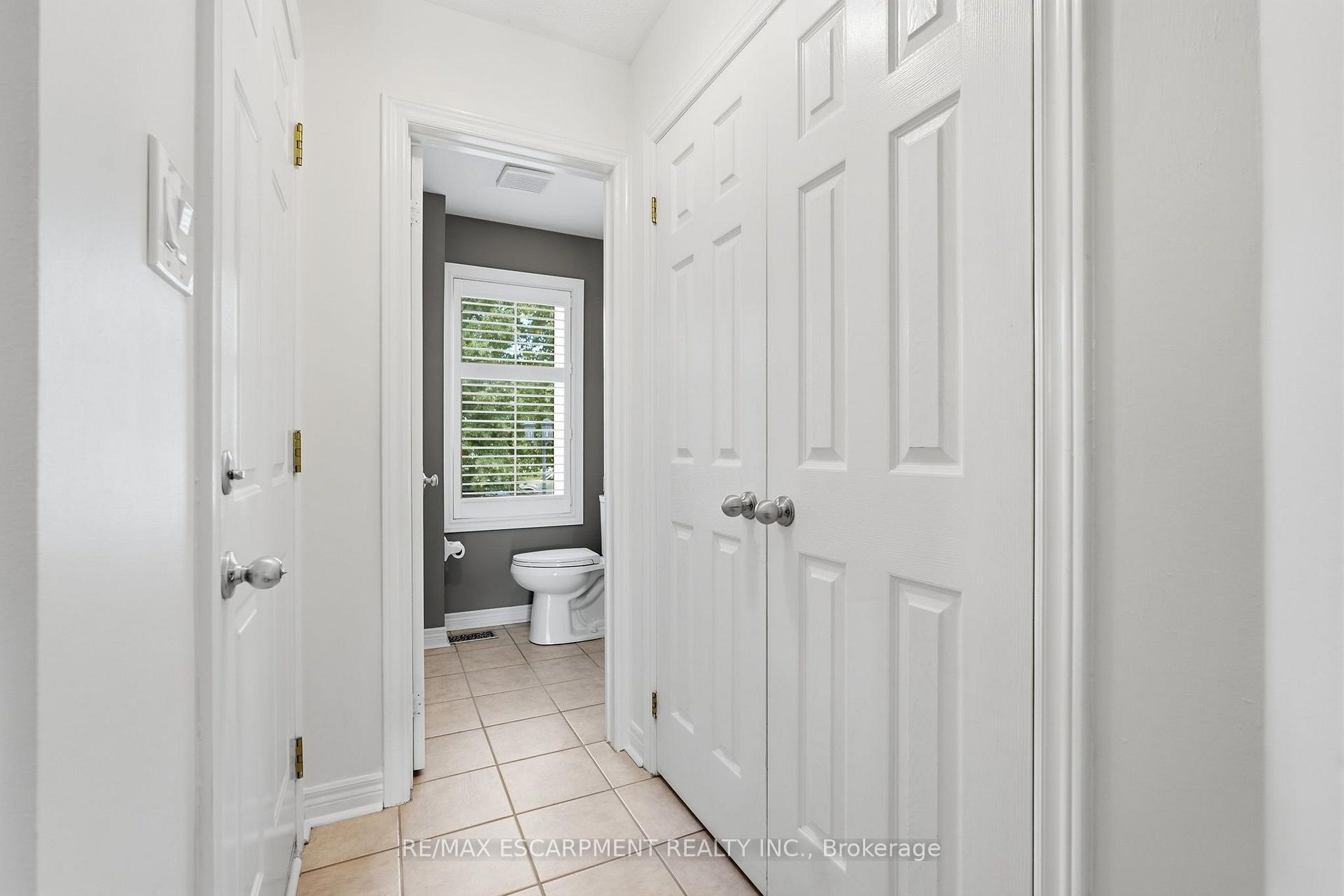 Photo 12 of 8 Slater Court, Hamilton, Waterdown — HOMEH