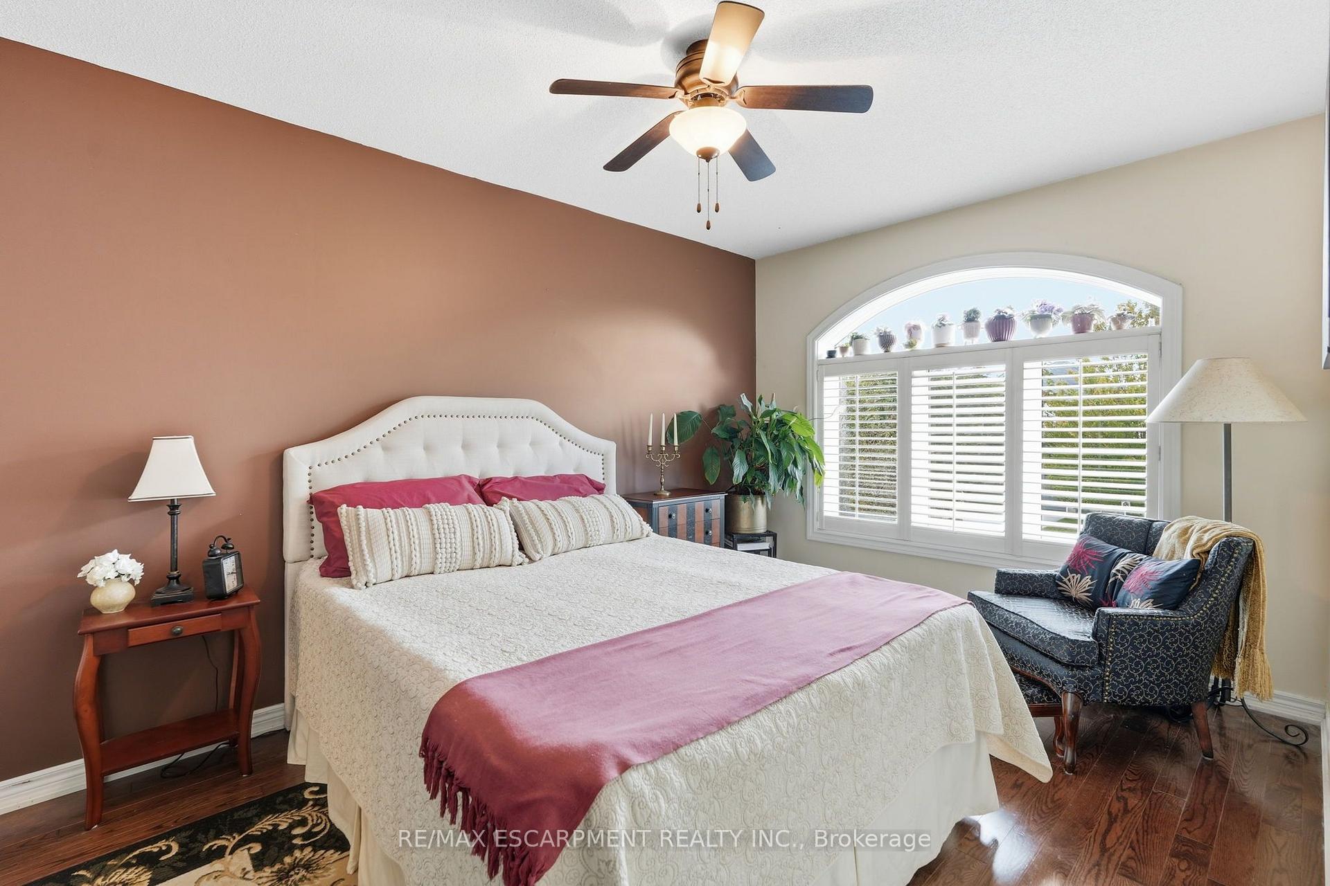 Photo 29 of 8 Slater Court, Hamilton, Waterdown — HOMEH