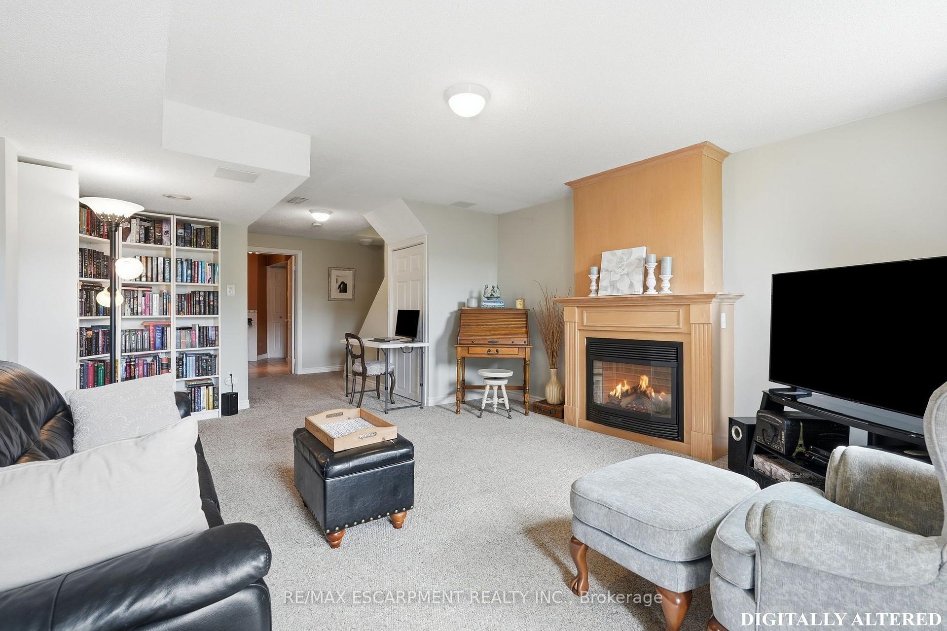 Photo 32 of 8 Slater Court, Hamilton, Waterdown — HOMEH