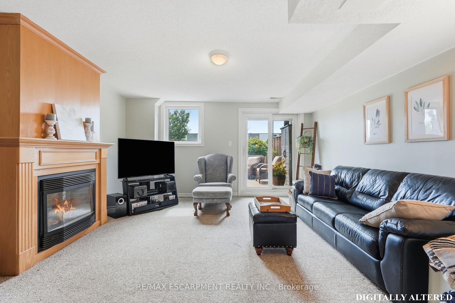 Photo 34 of 8 Slater Court, Hamilton, Waterdown — HOMEH