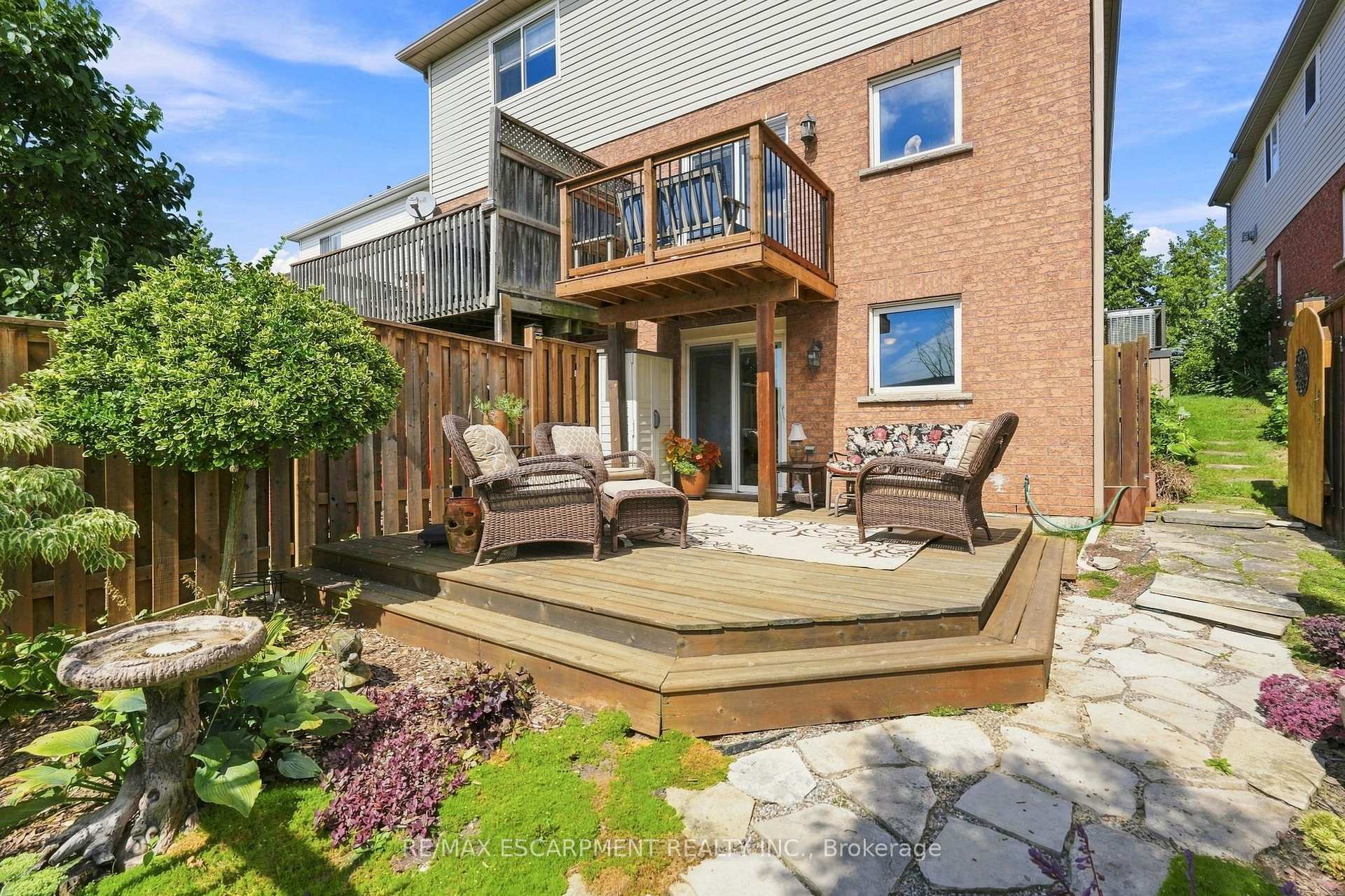 Photo 44 of 8 Slater Court, Hamilton, Waterdown — HOMEH