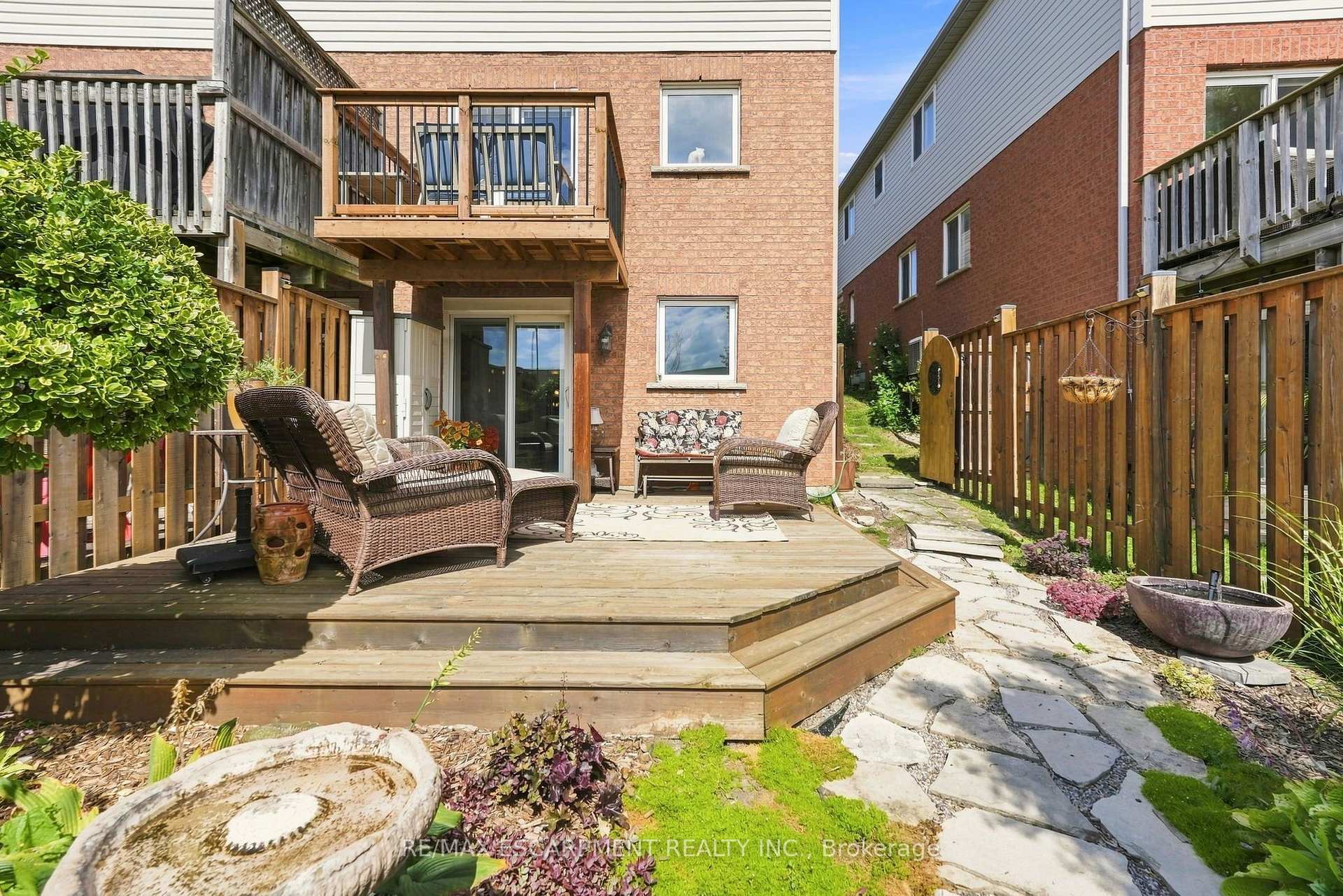 Photo 45 of 8 Slater Court, Hamilton, Waterdown — HOMEH