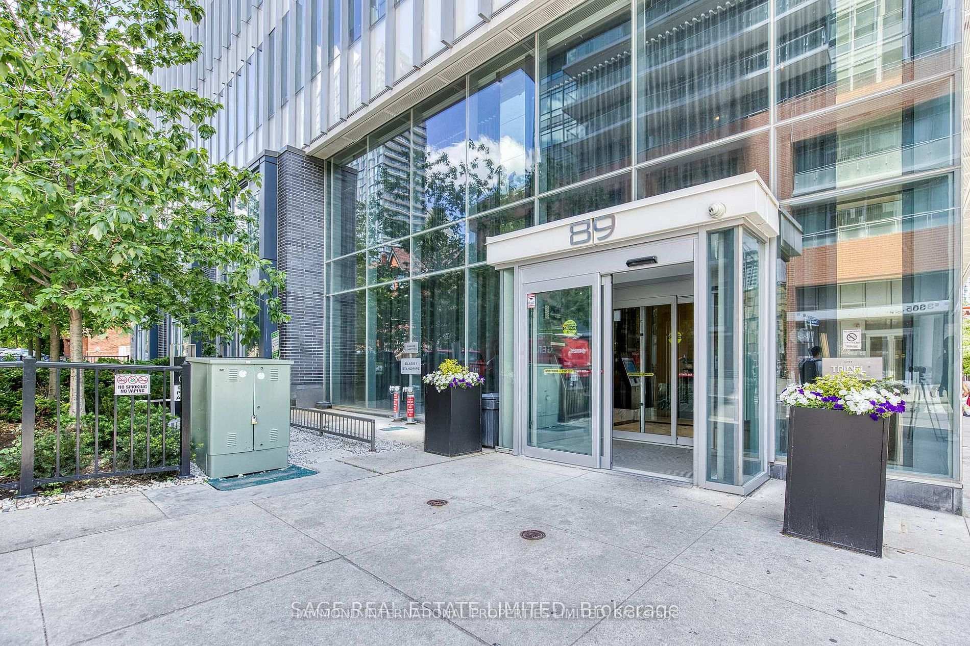 Photo 2 of Unit 1211, 89 McGill Street, Toronto, Church-Yonge Corridor — HOMEH