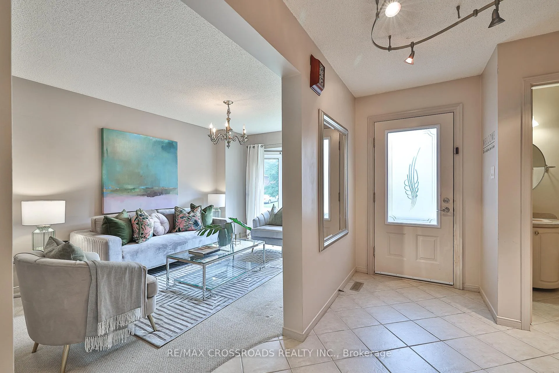 Photo 8 of 20 Wright Crescent, Ajax, Central — HOMEH