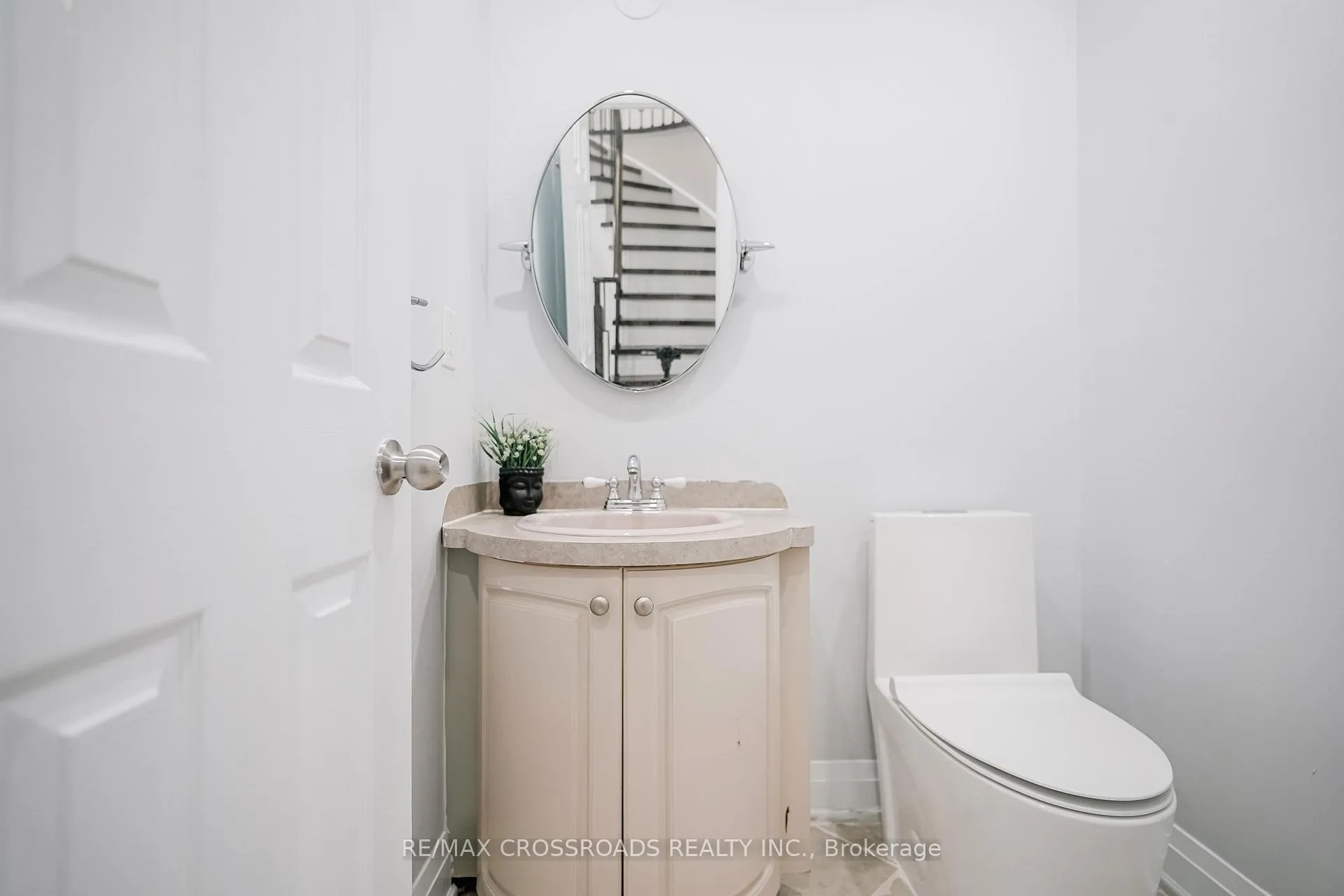 Photo 9 of 20 Wright Crescent, Ajax, Central — HOMEH
