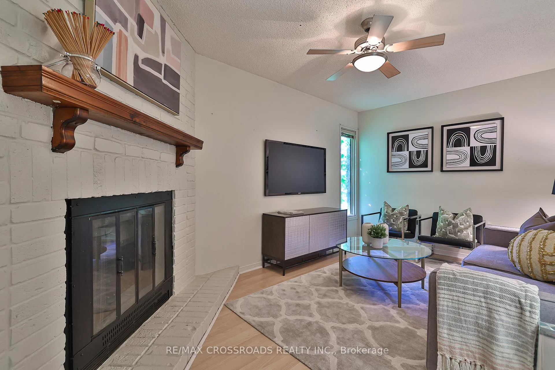 Photo 15 of 20 Wright Crescent, Ajax, Central — HOMEH