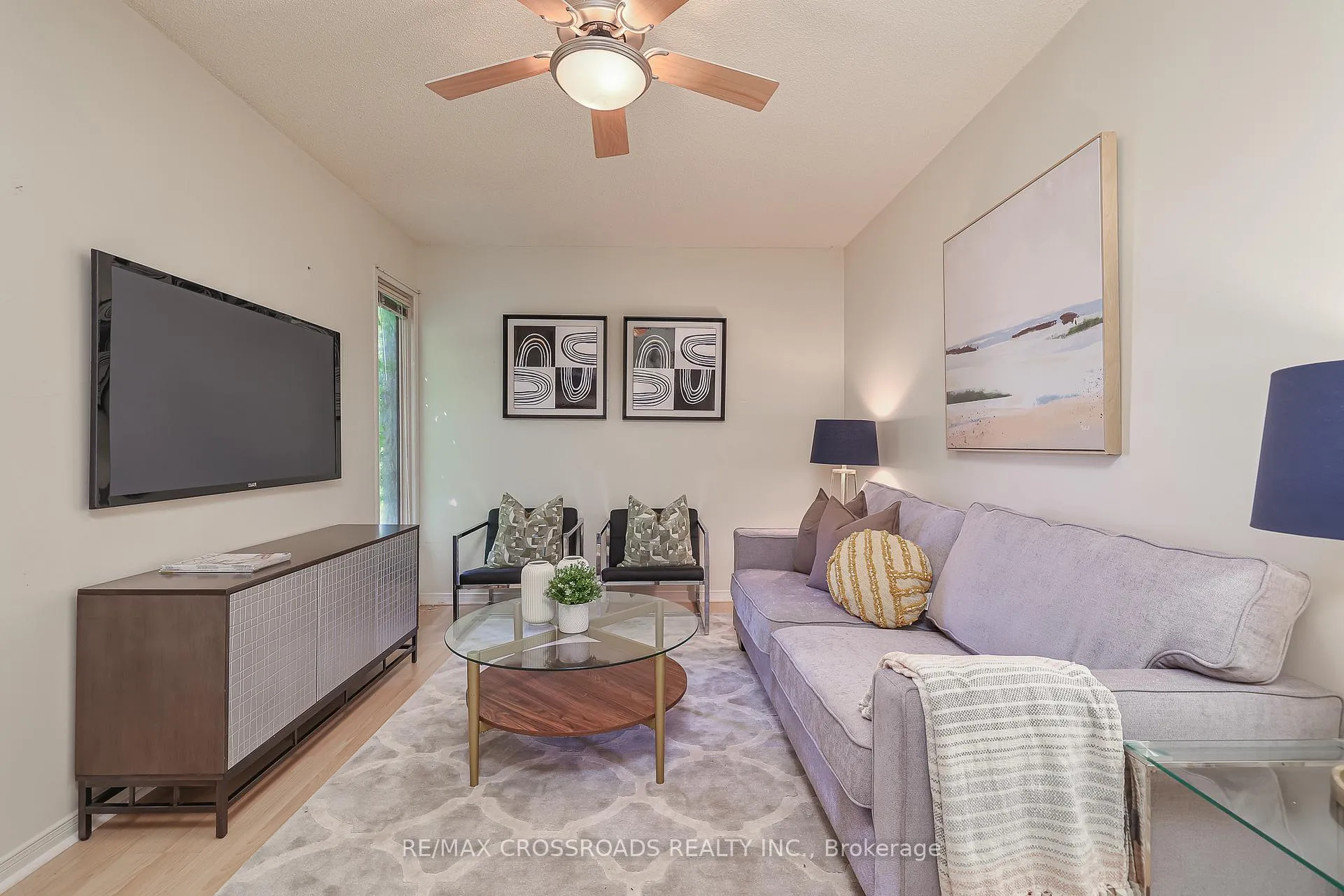 Photo 16 of 20 Wright Crescent, Ajax, Central — HOMEH