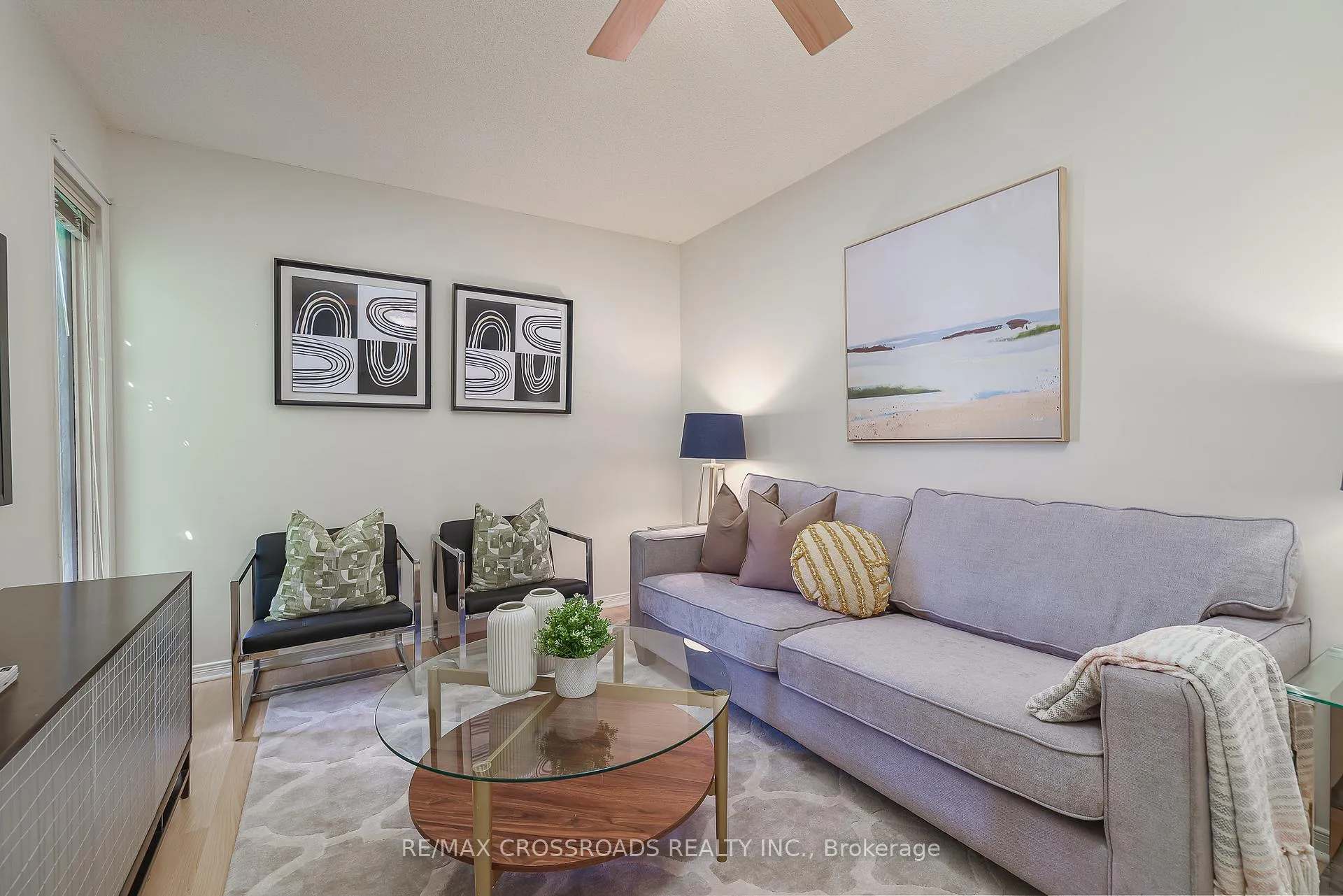 Photo 17 of 20 Wright Crescent, Ajax, Central — HOMEH
