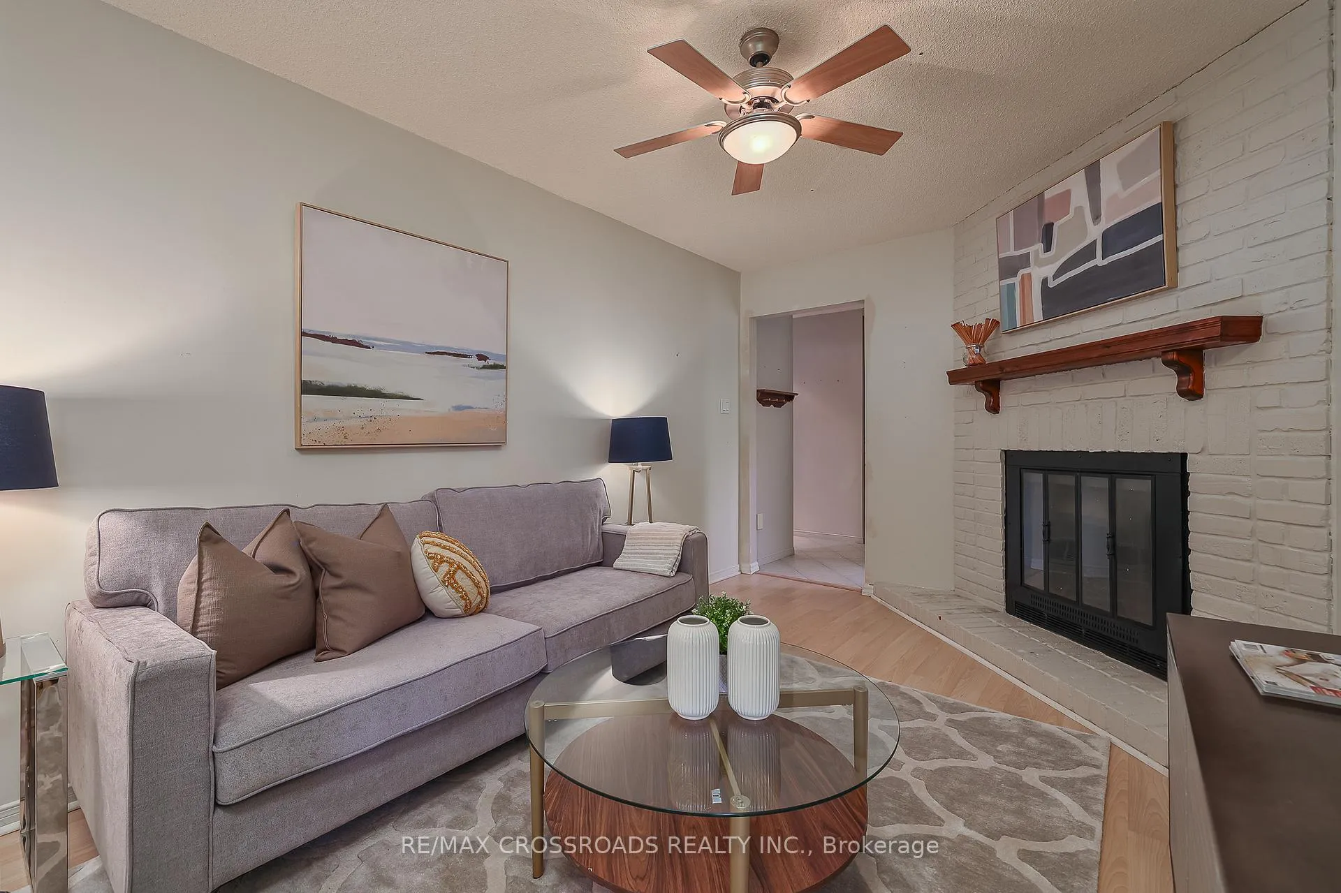 Photo 18 of 20 Wright Crescent, Ajax, Central — HOMEH