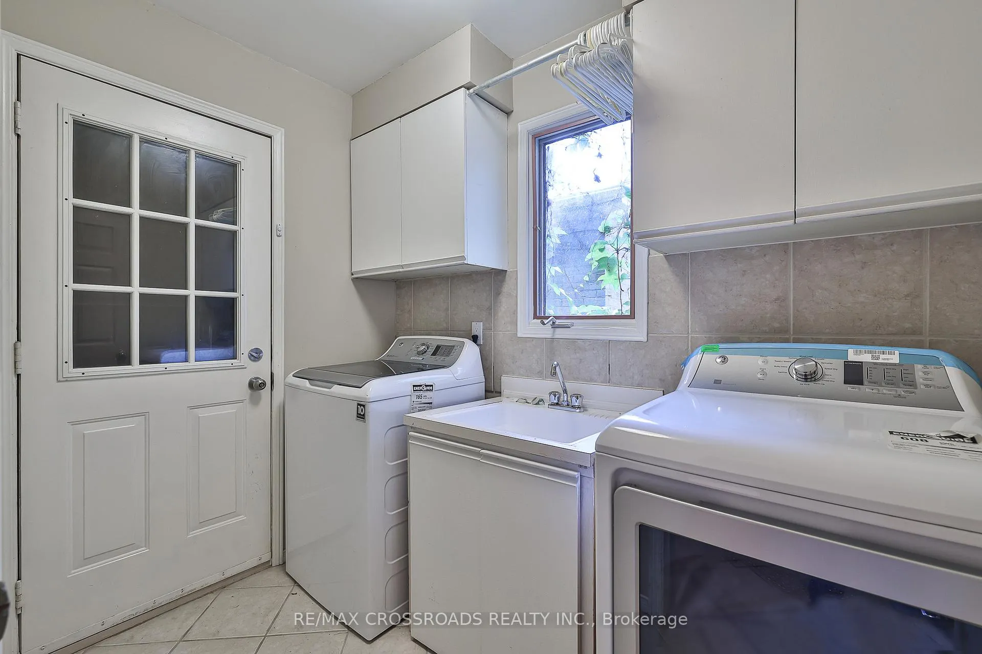 Photo 33 of 20 Wright Crescent, Ajax, Central — HOMEH