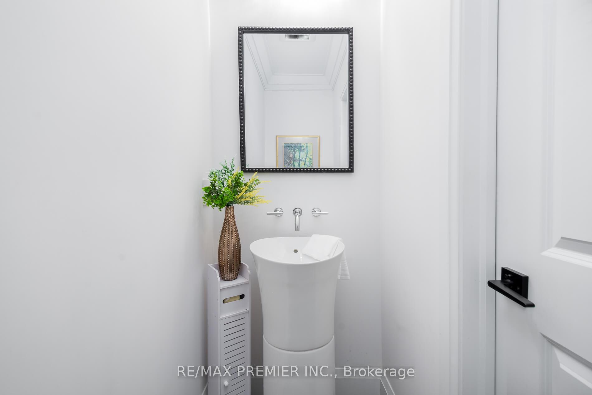 Photo 17 of 21 Elizabeth Street N, Brampton, Downtown Brampton — HOMEH