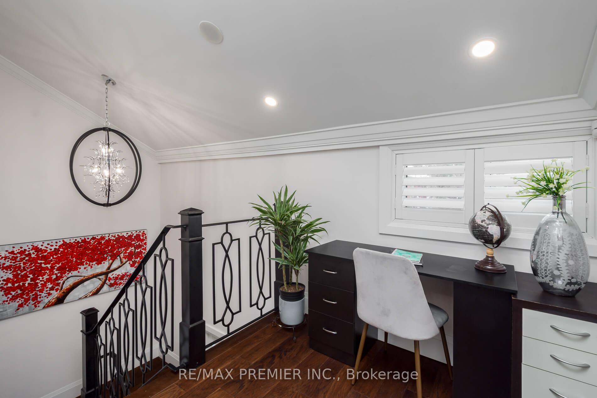 Photo 19 of 21 Elizabeth Street N, Brampton, Downtown Brampton — HOMEH