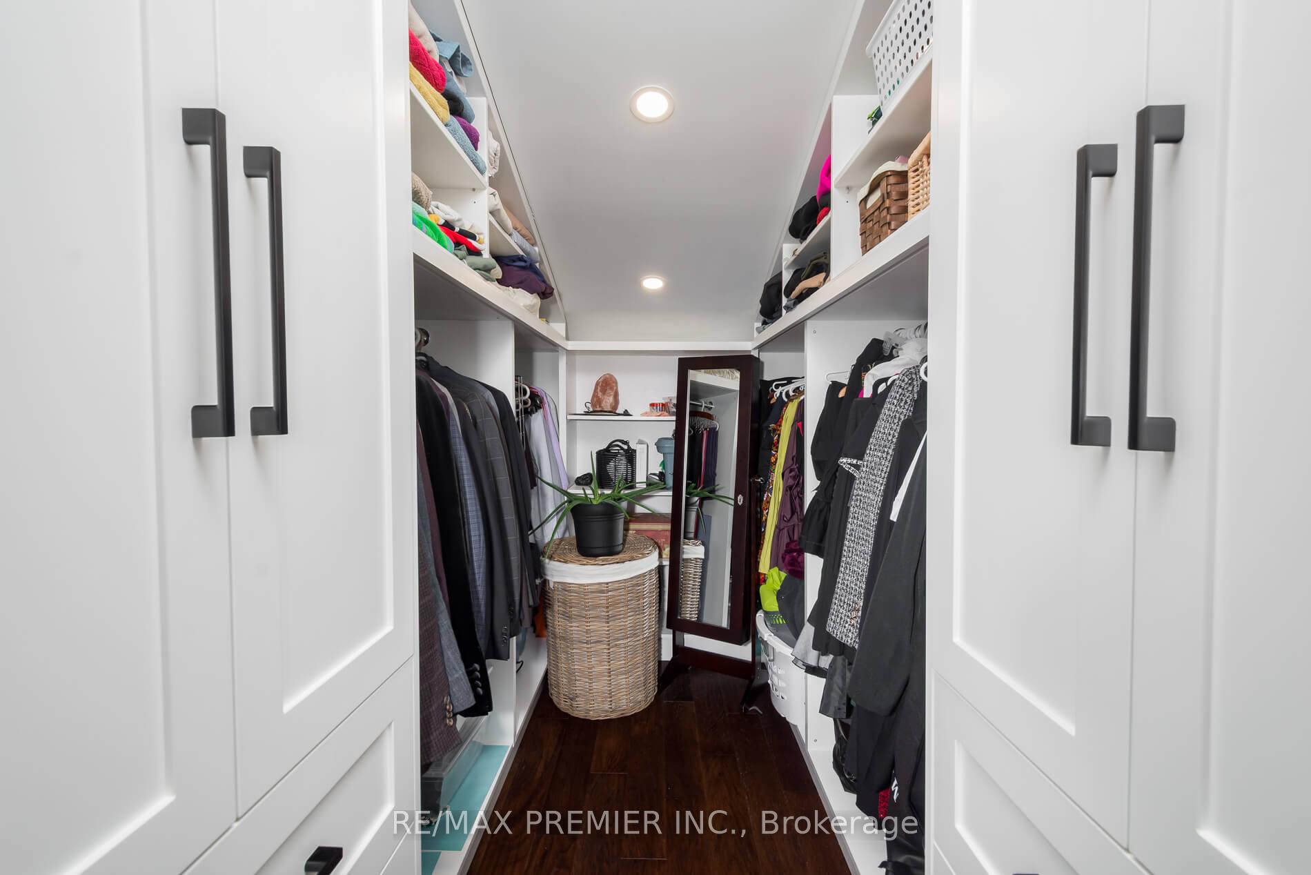 Photo 23 of 21 Elizabeth Street N, Brampton, Downtown Brampton — HOMEH