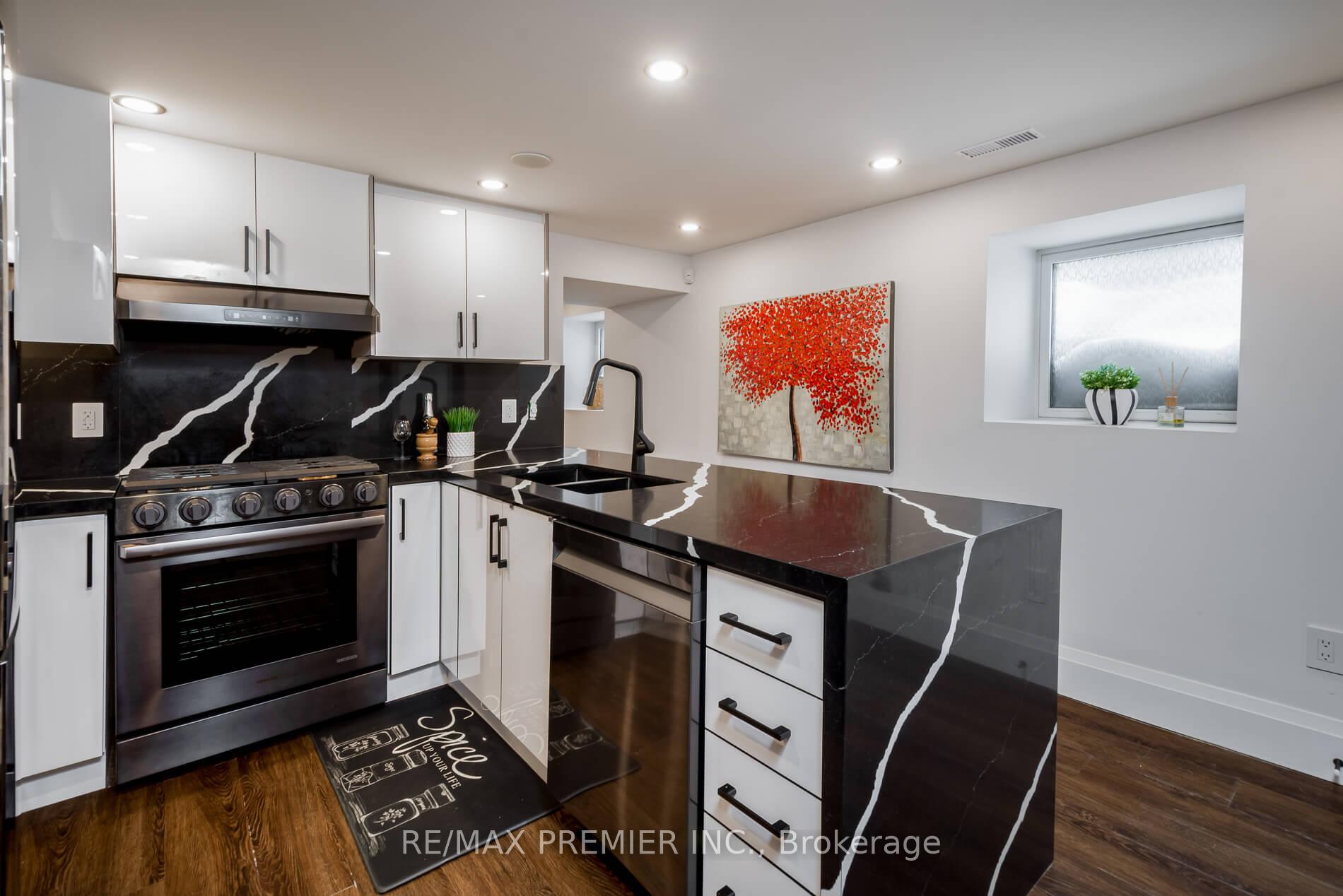 Photo 36 of 21 Elizabeth Street N, Brampton, Downtown Brampton — HOMEH