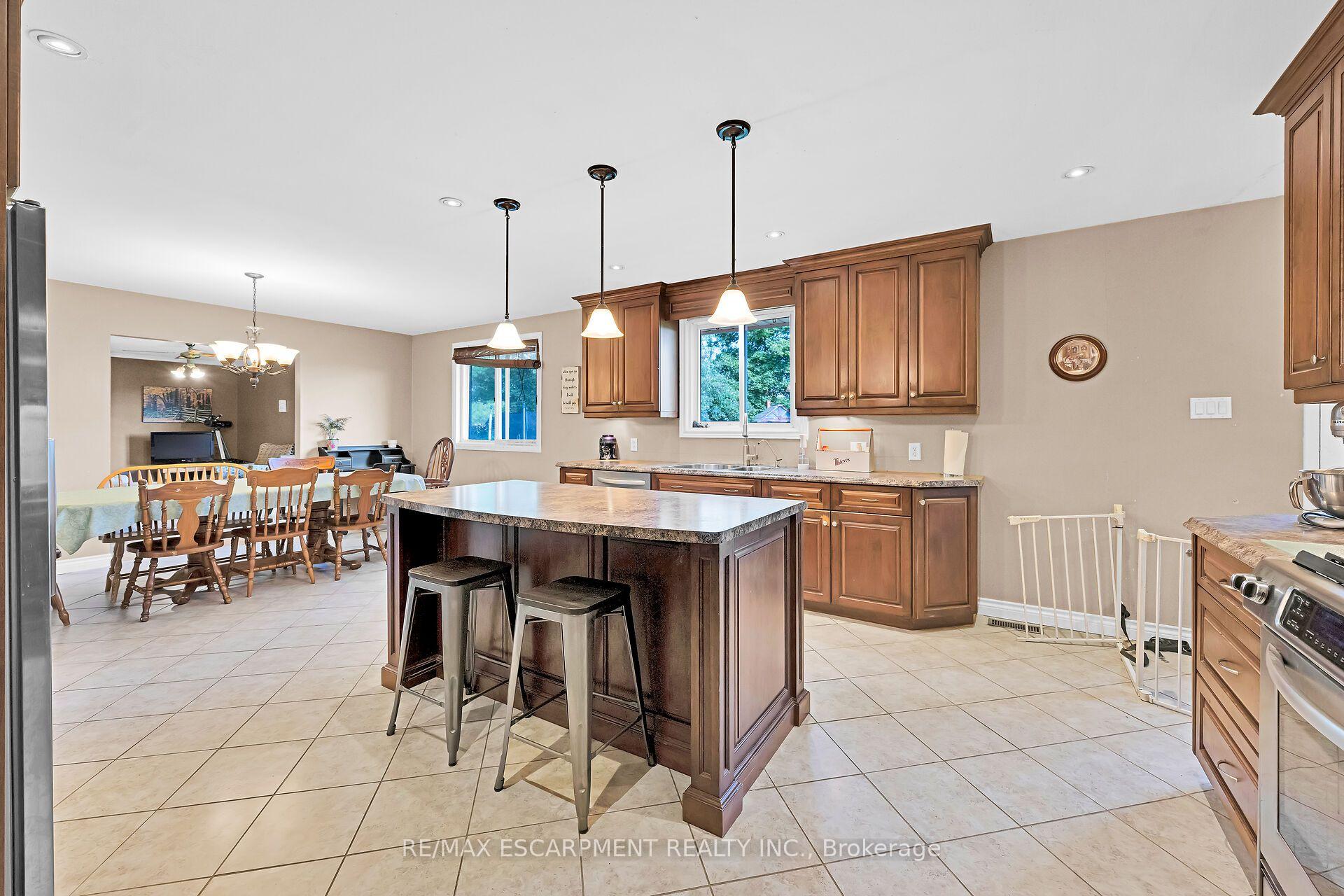 Photo 2 of 757 4TH Line Road, Haldimand — HOMEH