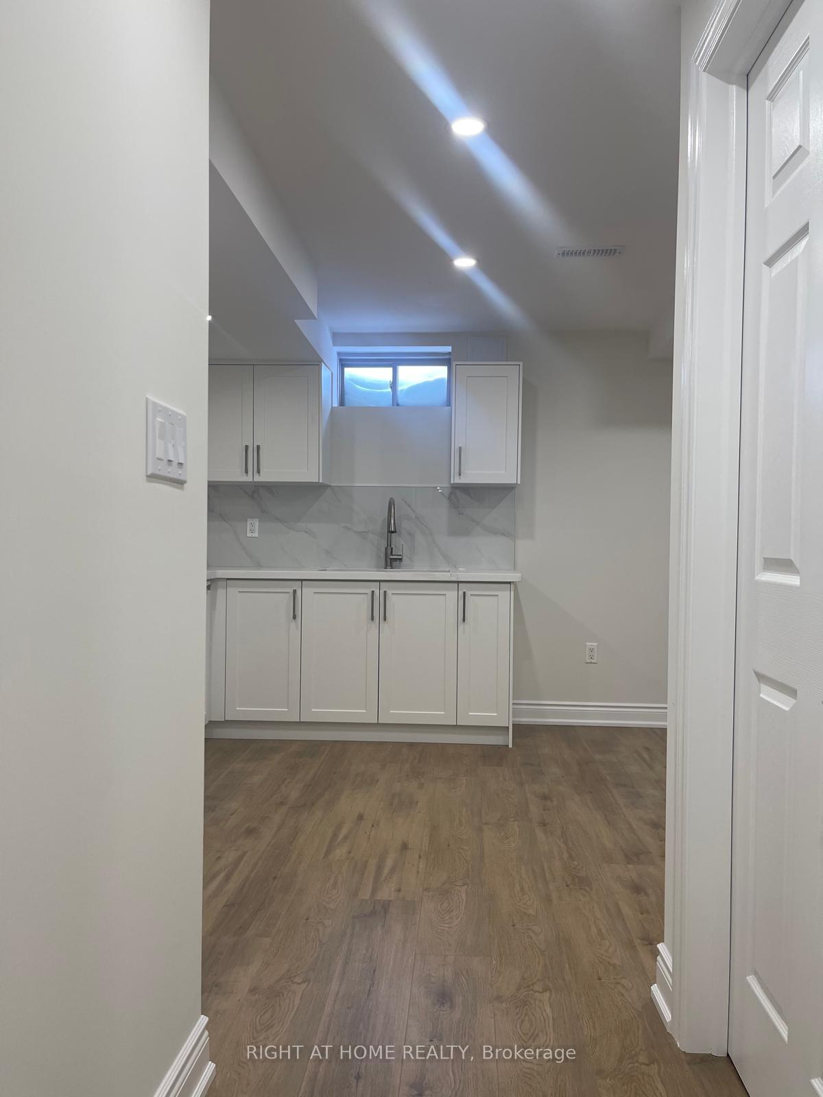 Photo 3 of Unit Bsmt, 49 Masters Street, Welland, Dain City — HOMEH