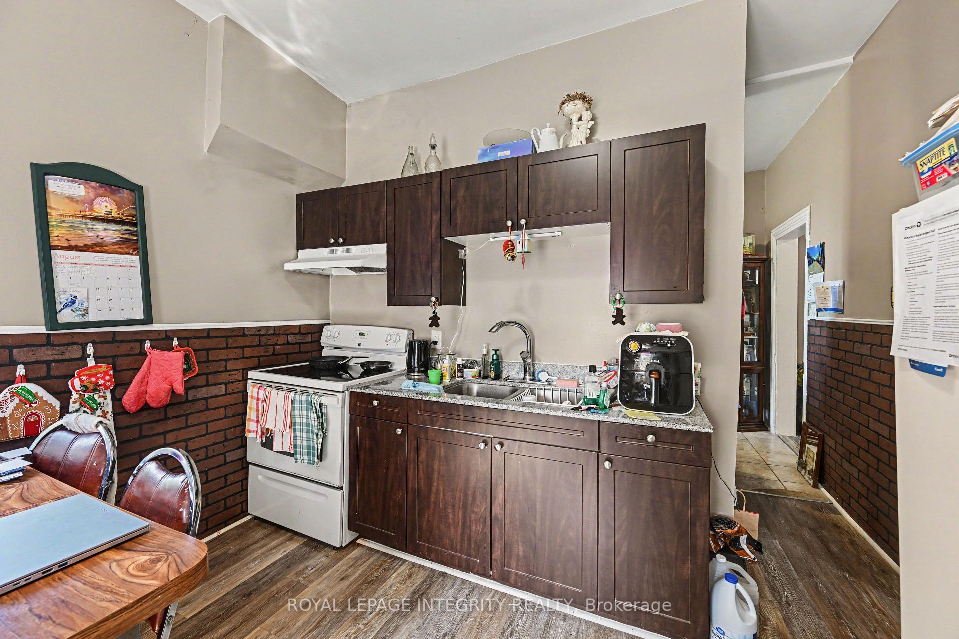 Photo 10 of 48 Elmsley Street S, Smiths Falls, Smiths Falls — HOMEH
