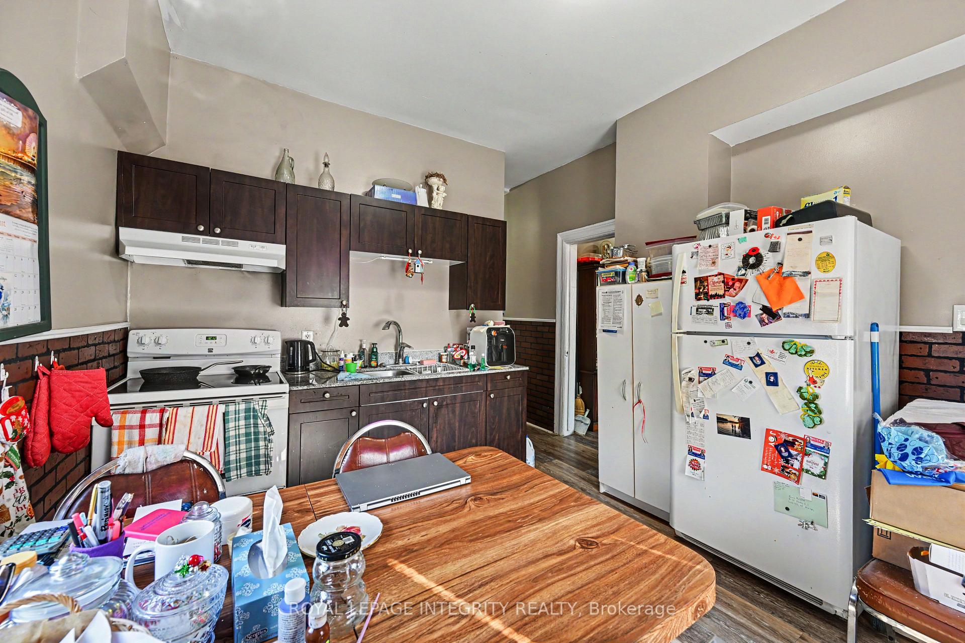 Photo 11 of 48 Elmsley Street S, Smiths Falls, Smiths Falls — HOMEH