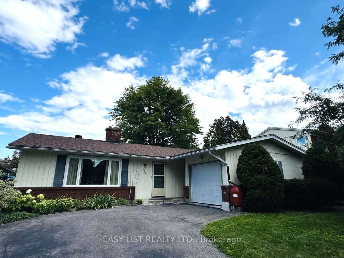 Photo 3 of 2154 Dutton Crescent, Ottawa, Beacon Hill North — HOMEH
