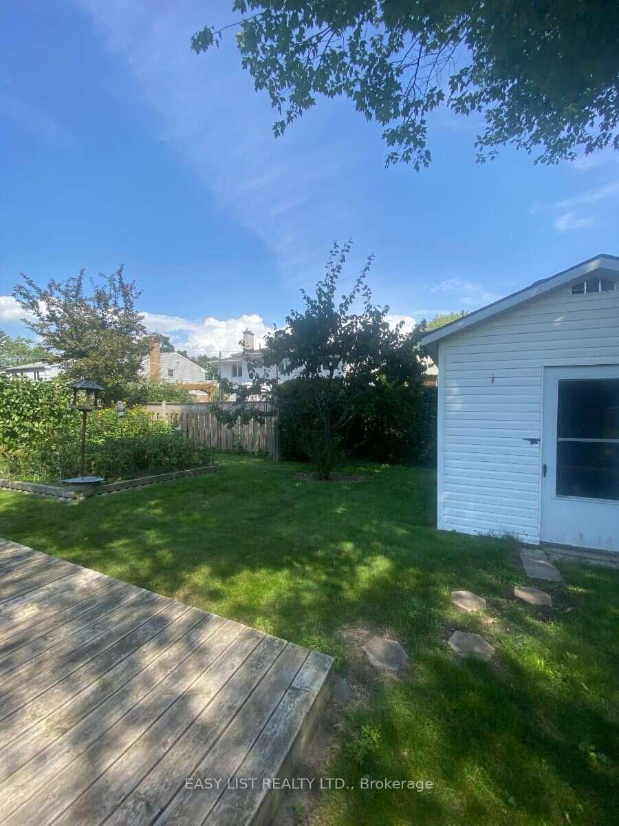 Photo 9 of 2154 Dutton Crescent, Ottawa, Beacon Hill North — HOMEH