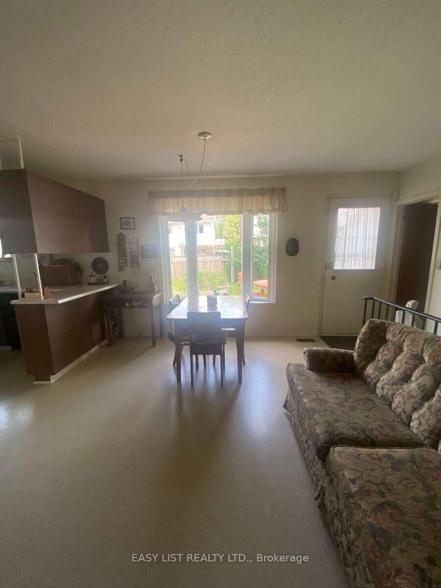 Photo 43 of 2154 Dutton Crescent, Ottawa, Beacon Hill North — HOMEH