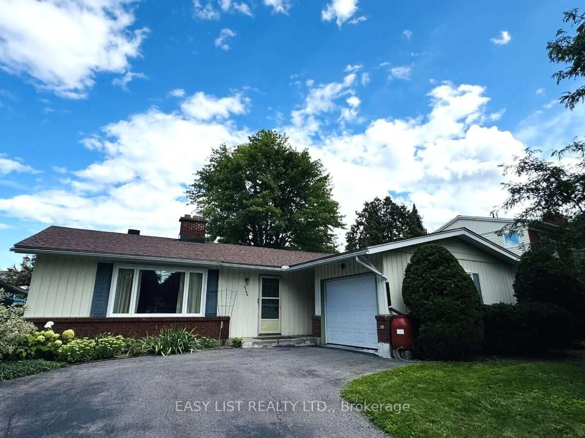 Photo 4 of 2154 Dutton Crescent, Ottawa, Beacon Hill North — HOMEH
