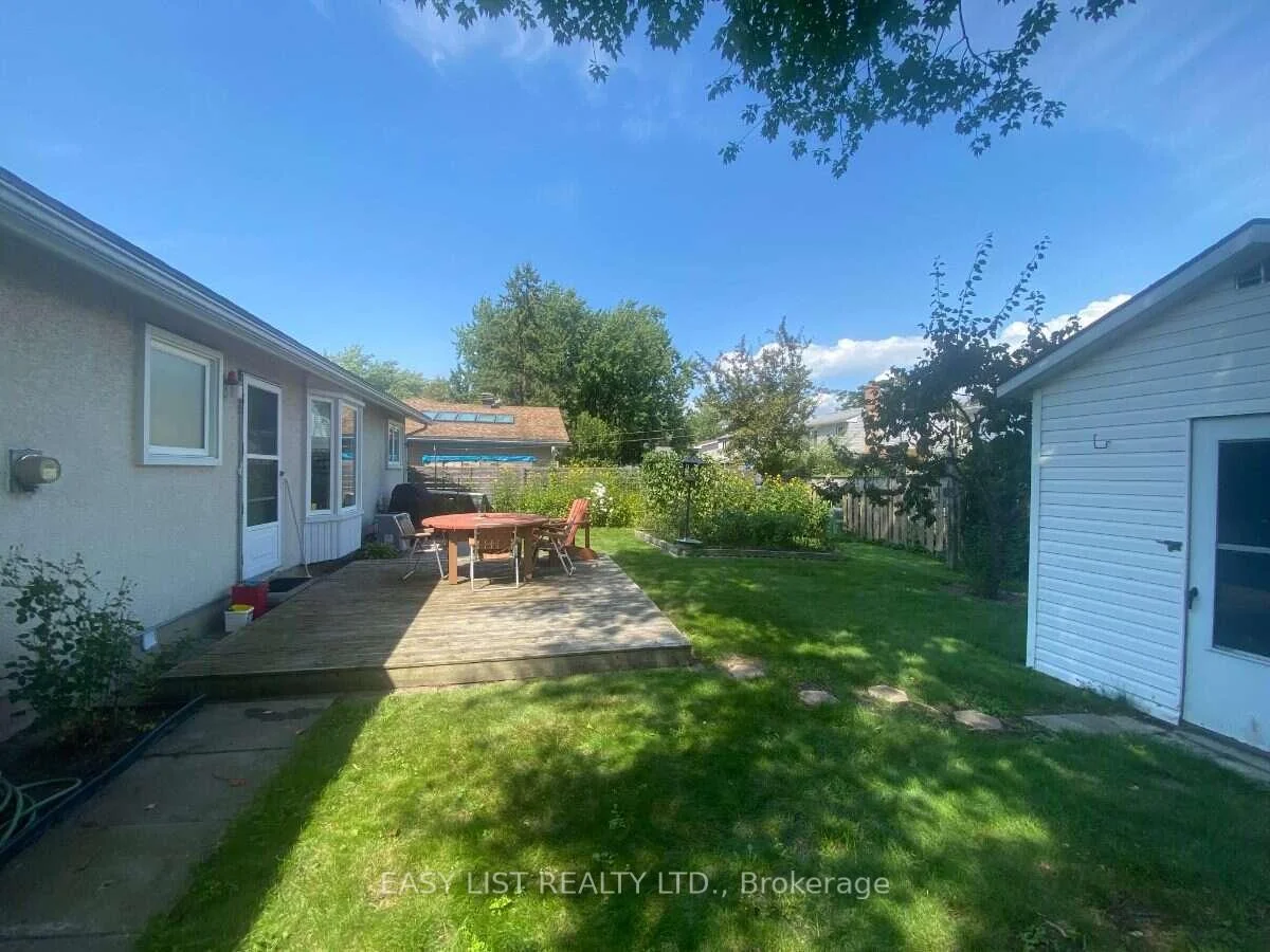Photo 12 of 2154 Dutton Crescent, Ottawa, Beacon Hill North — HOMEH