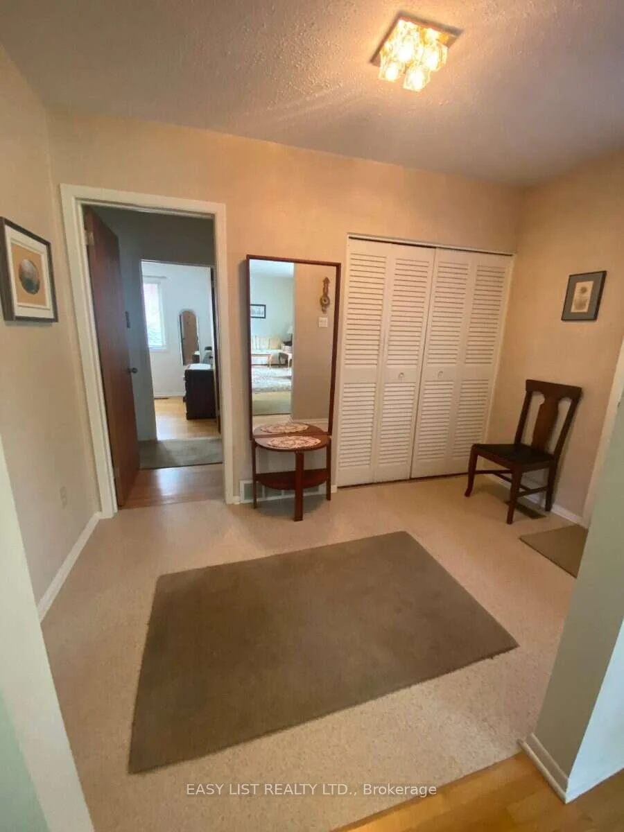 Photo 16 of 2154 Dutton Crescent, Ottawa, Beacon Hill North — HOMEH