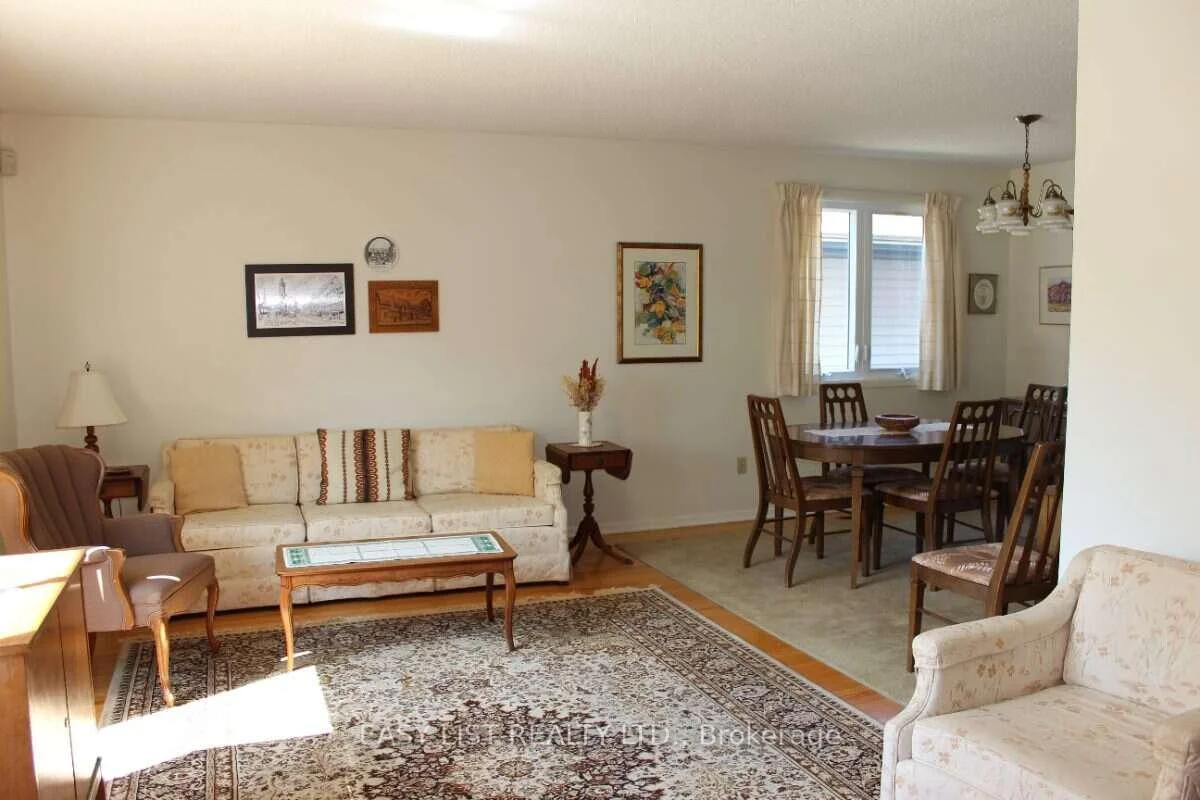 Photo 18 of 2154 Dutton Crescent, Ottawa, Beacon Hill North — HOMEH
