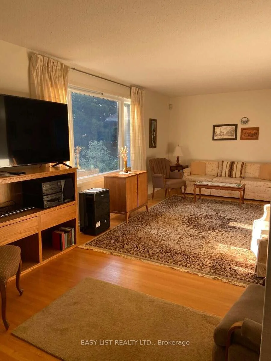 Photo 24 of 2154 Dutton Crescent, Ottawa, Beacon Hill North — HOMEH