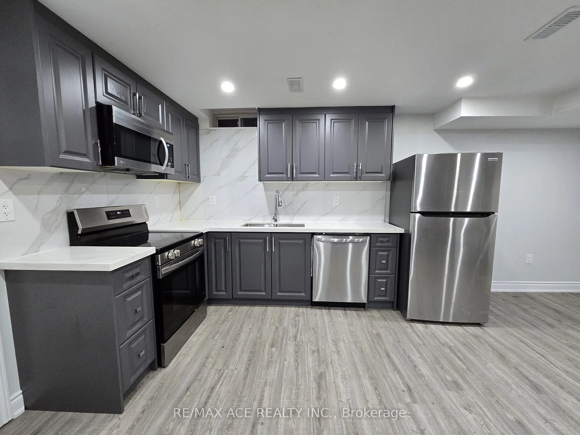 Photo 3 of Unit BSMT, 1555 Dunedin Crescent, Oshawa, Taunton — HOMEH