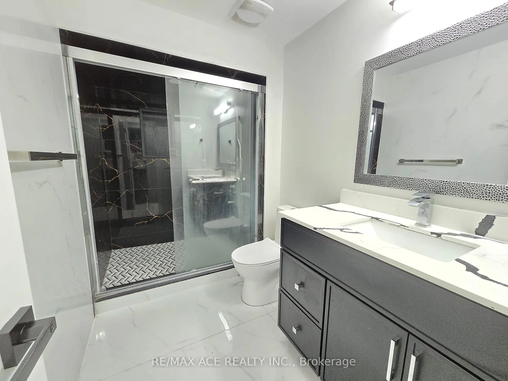 Photo 5 of Unit BSMT, 1555 Dunedin Crescent, Oshawa, Taunton — HOMEH