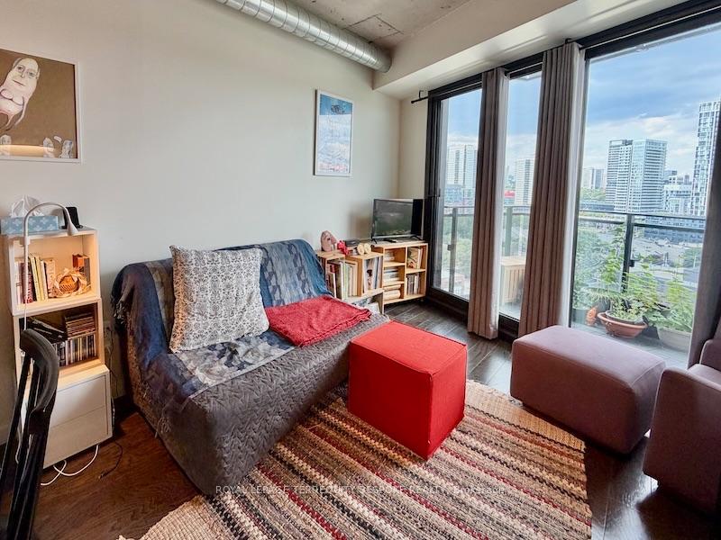 Photo 2 of Unit 1512, 51 Trolley Crescent, Toronto, Moss Park — HOMEH