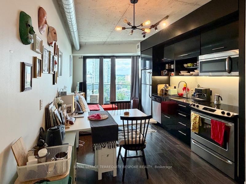 Photo 6 of Unit 1512, 51 Trolley Crescent, Toronto, Moss Park — HOMEH