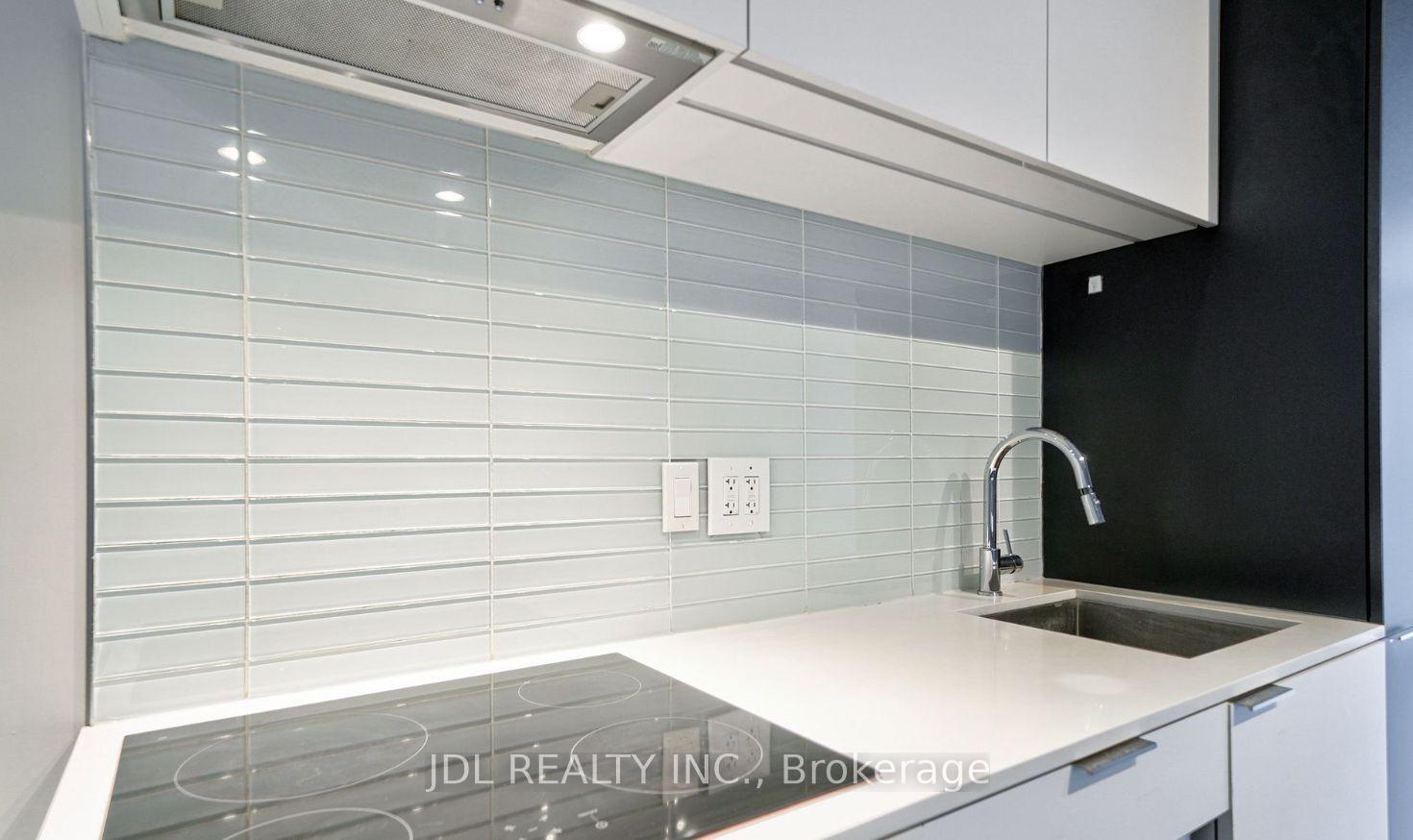 Photo 4 of Unit 710, 33 helendale Avenue, Toronto, Yonge-Eglinton — HOMEH