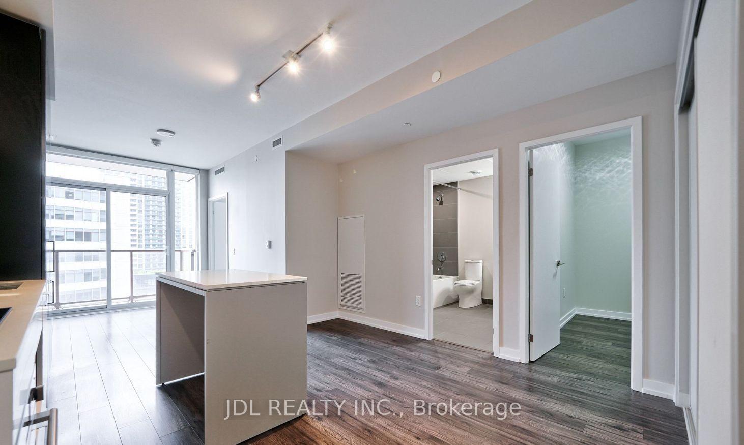 Photo 6 of Unit 710, 33 helendale Avenue, Toronto, Yonge-Eglinton — HOMEH