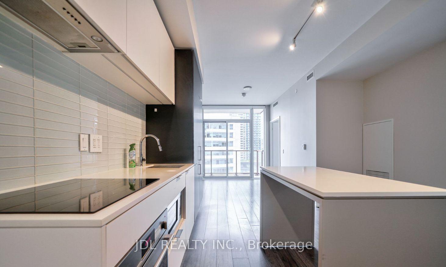 Photo 7 of Unit 710, 33 helendale Avenue, Toronto, Yonge-Eglinton — HOMEH