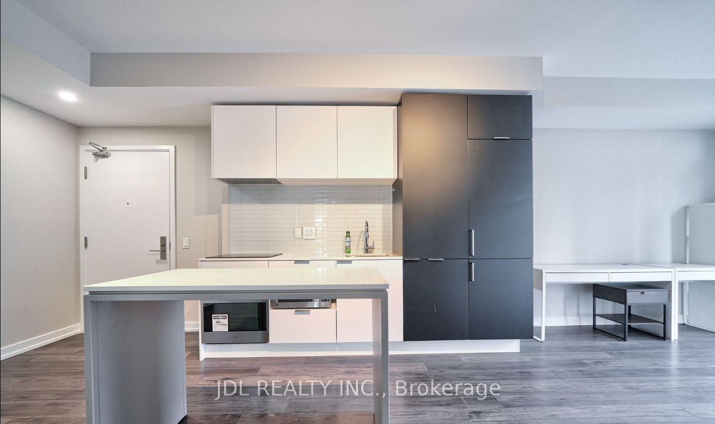 Photo 9 of Unit 710, 33 helendale Avenue, Toronto, Yonge-Eglinton — HOMEH